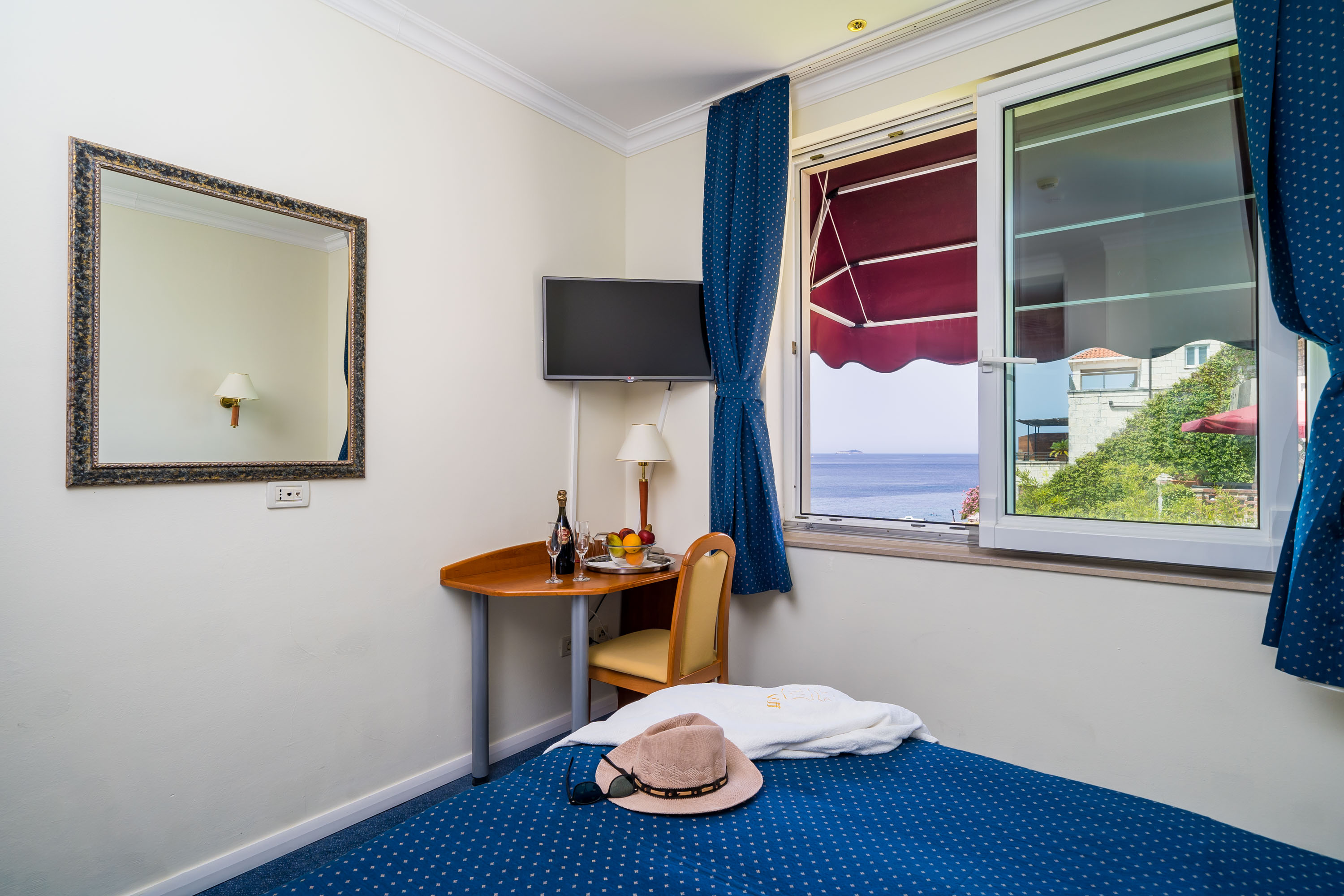 Double or Twin Standard