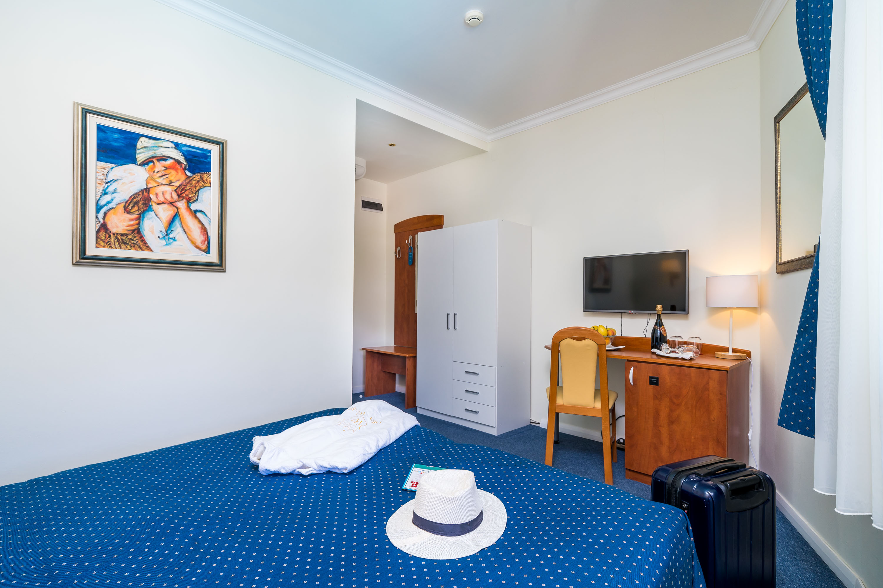 Double or Twin Standard