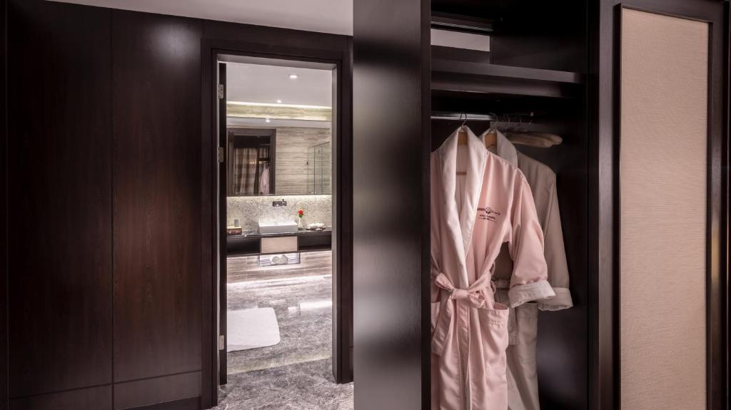 Double or Twin Superior