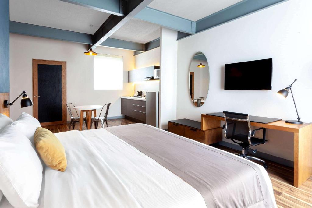 Junior Suite King Size Bed