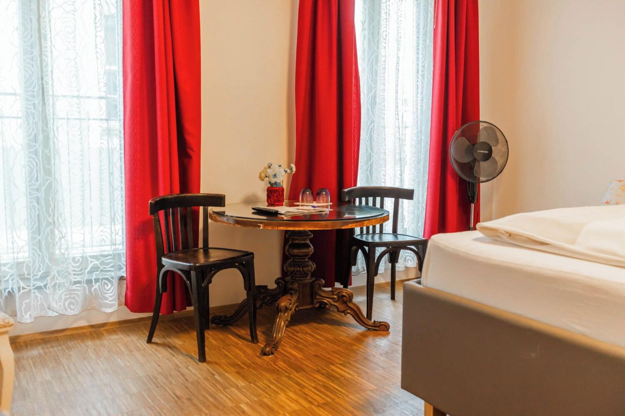 Double City View King Bed