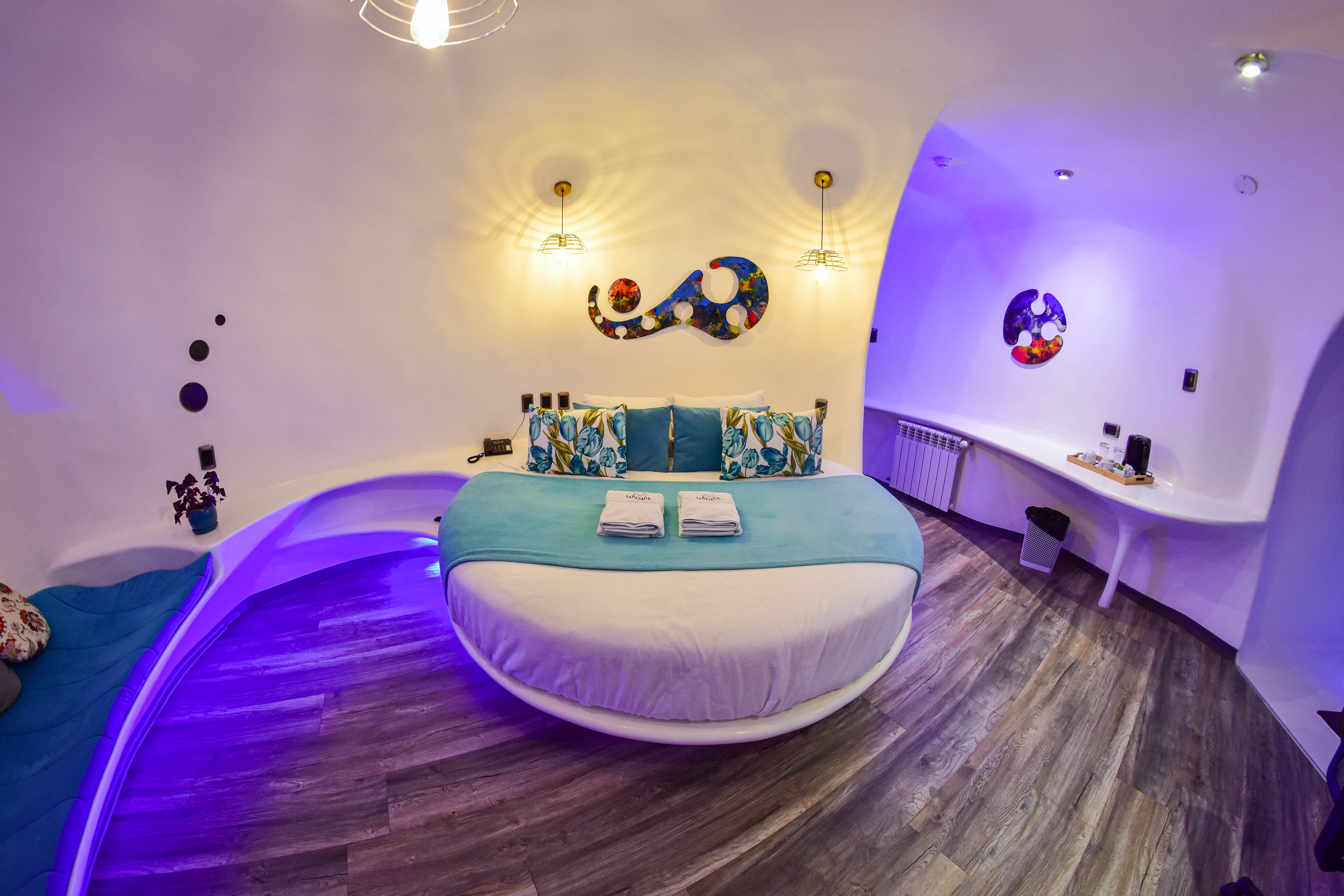 Room King Bed with Jacuzzi