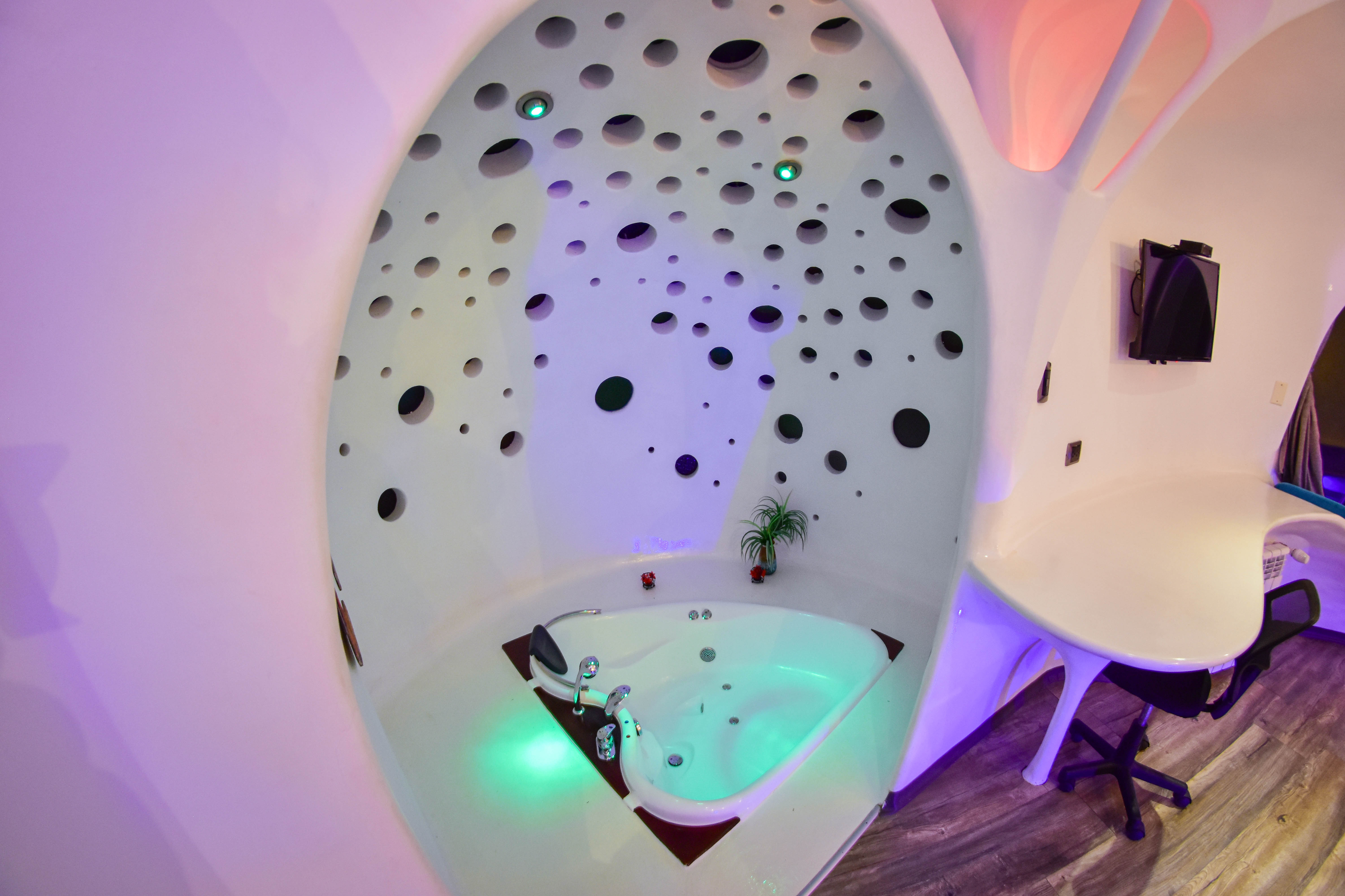 Room King Bed with Jacuzzi