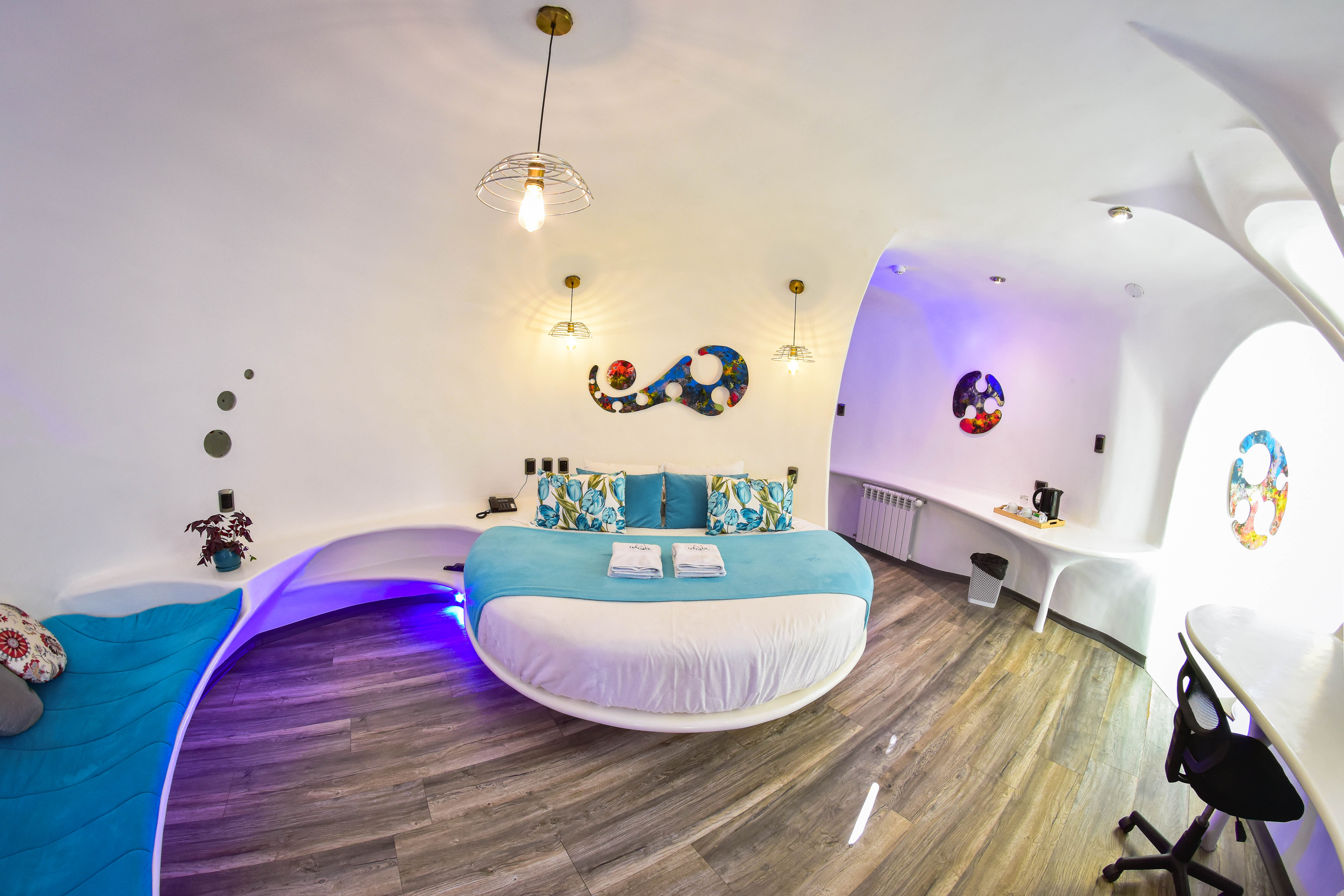 Room King Bed with Jacuzzi