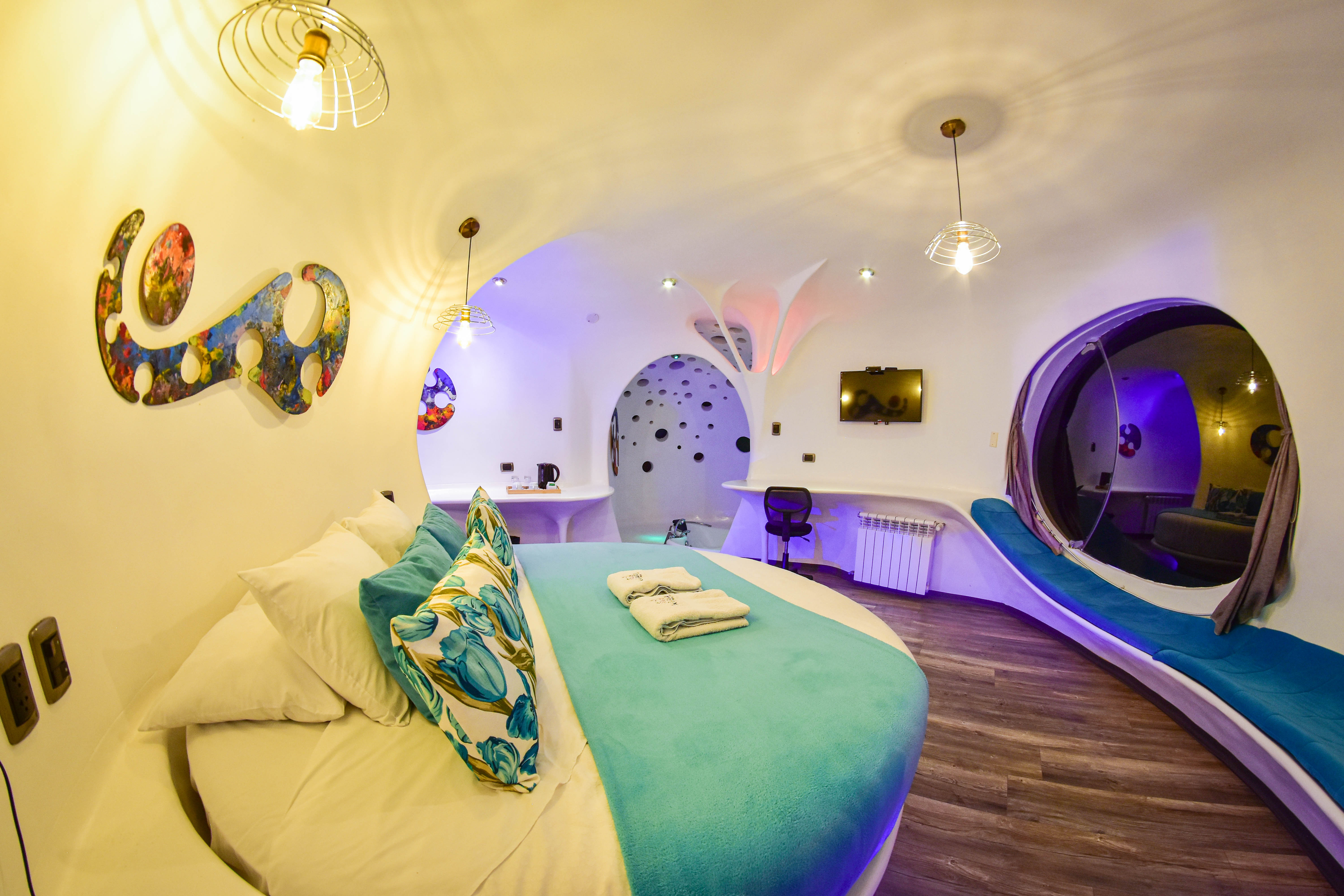 Room King Bed with Jacuzzi