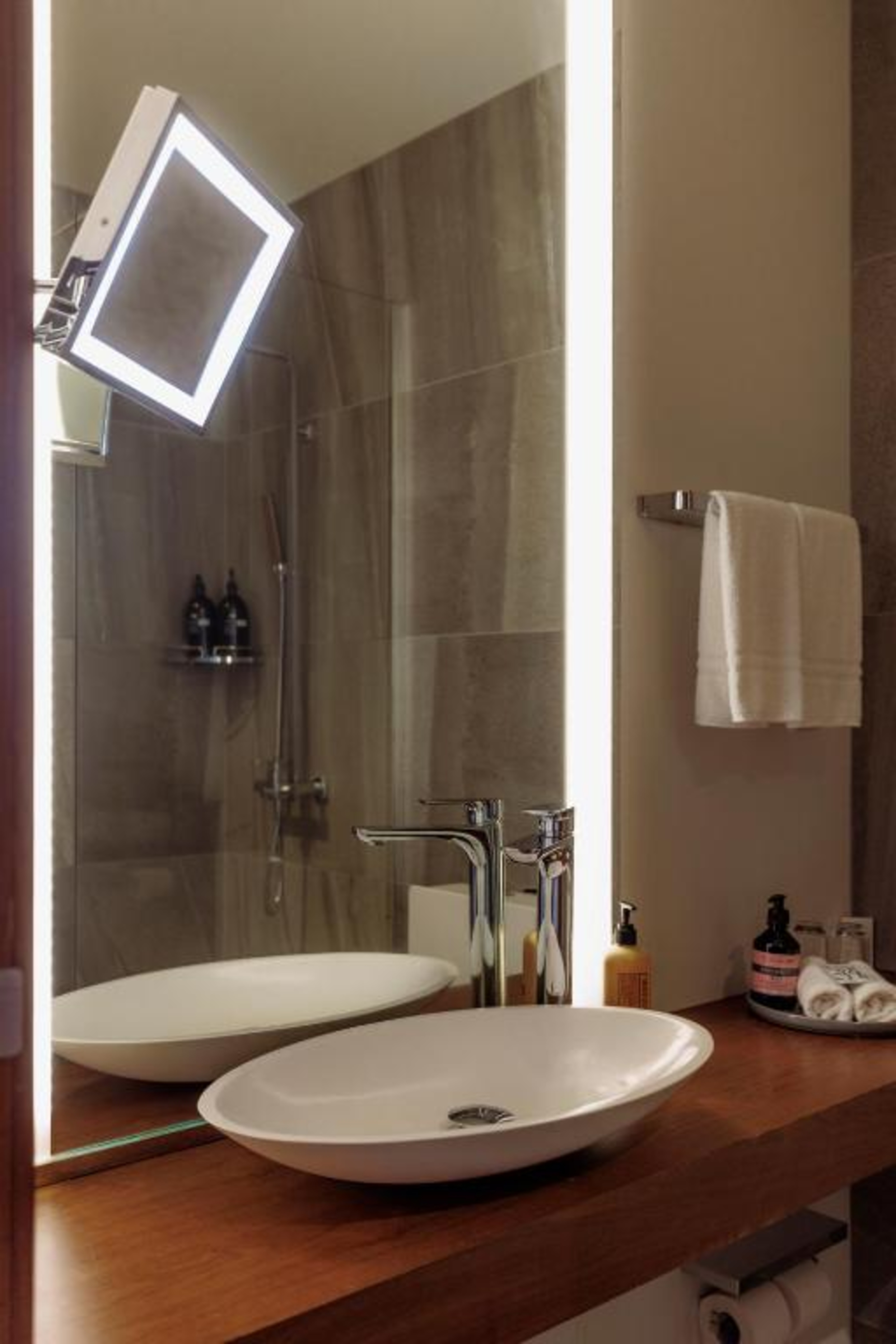 Double Superior King Bed