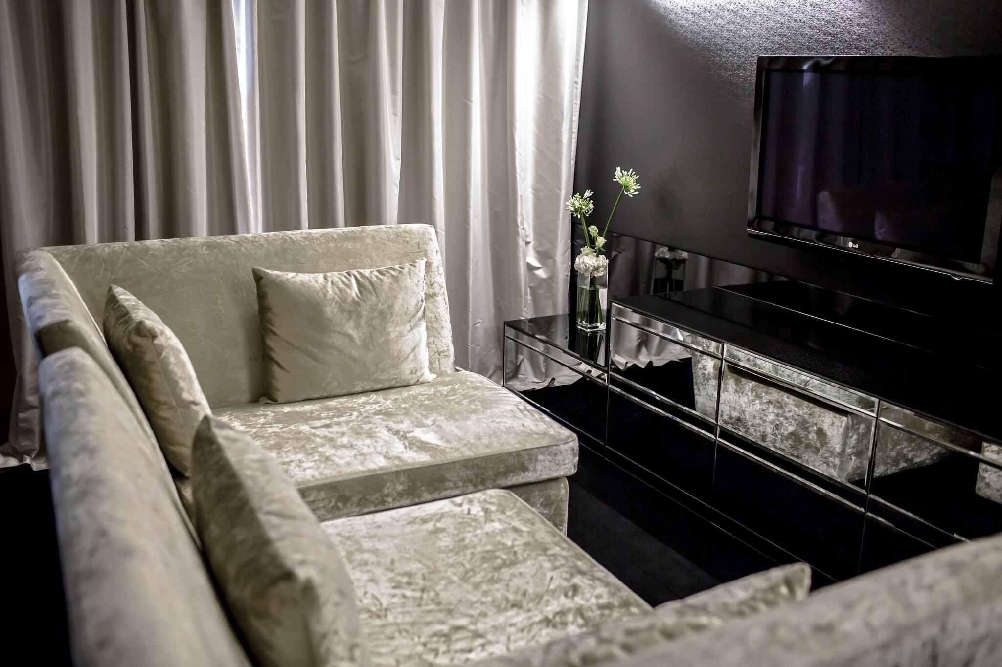 Junior Suite King Size Bed