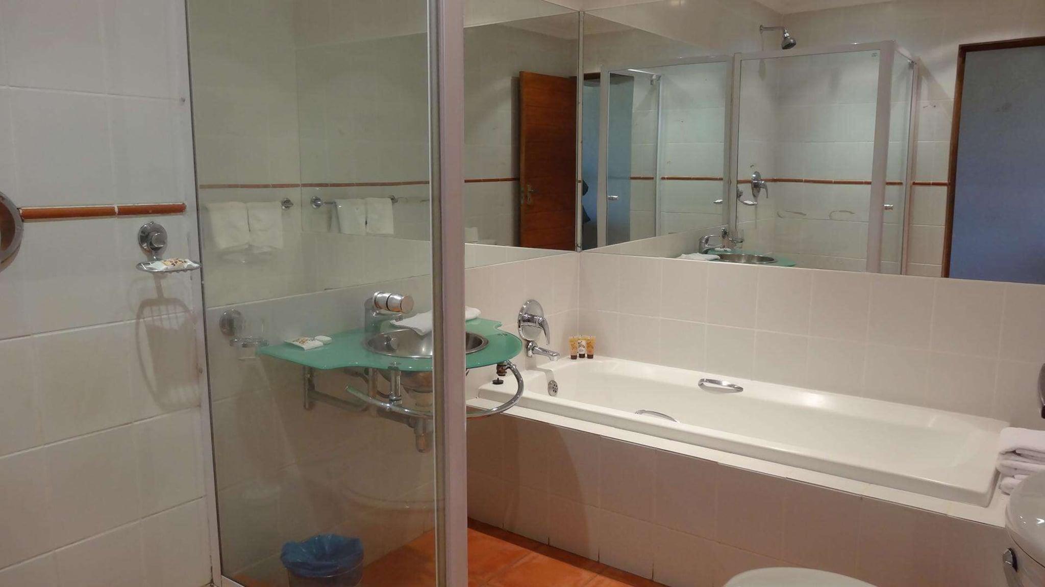 Family Room Deluxe Queen Bed