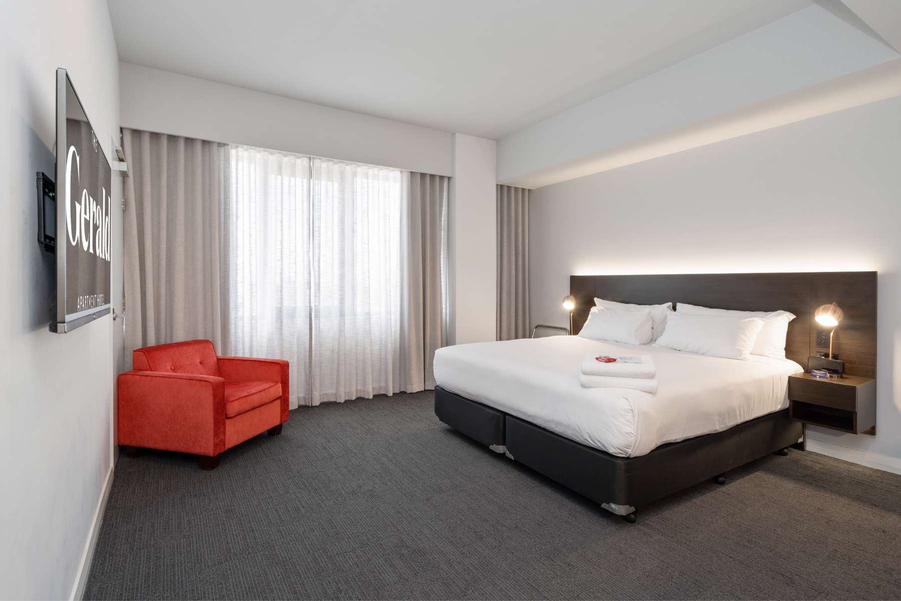 Studio Deluxe King Bed