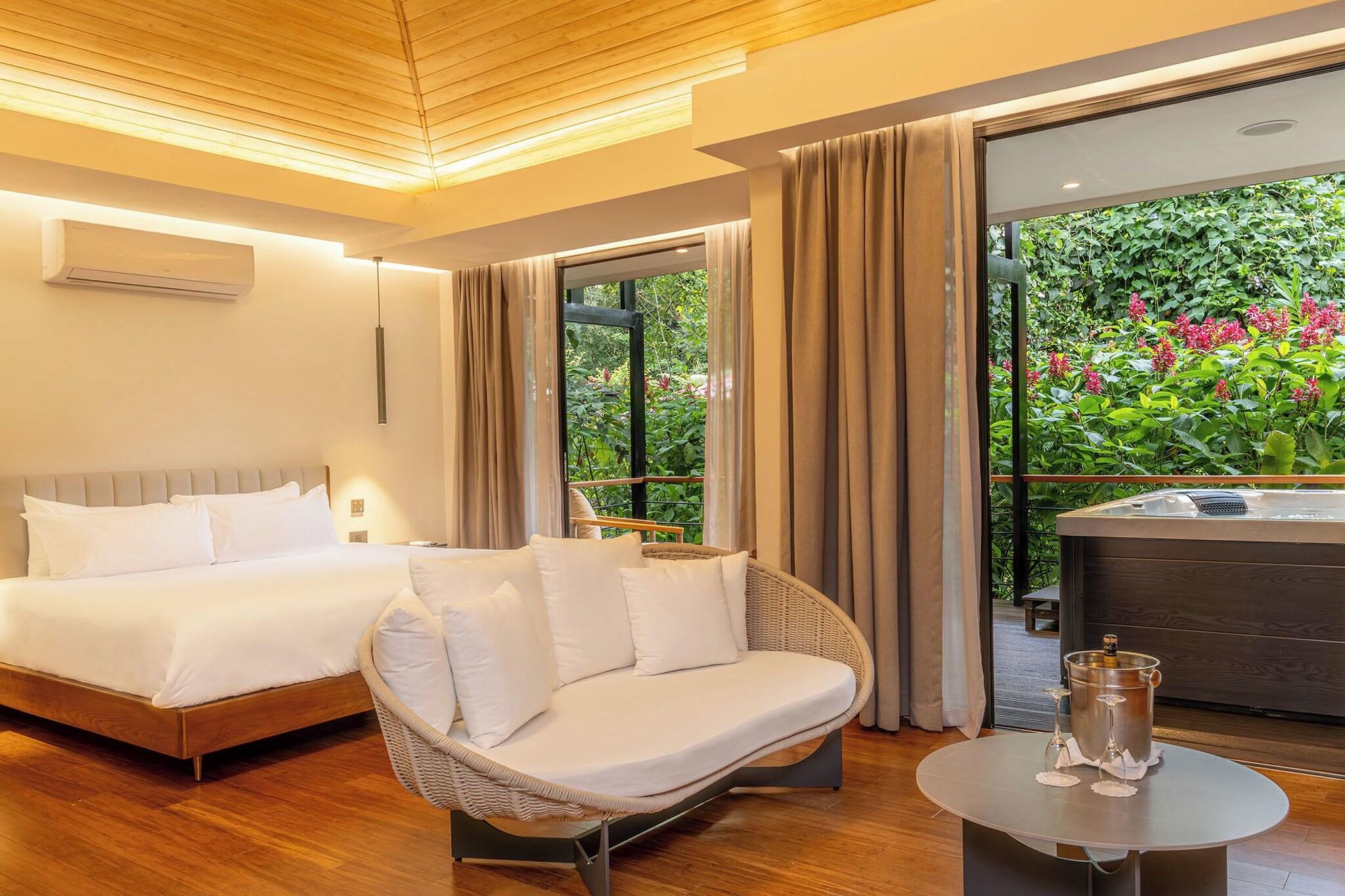 Double Deluxe King Bed