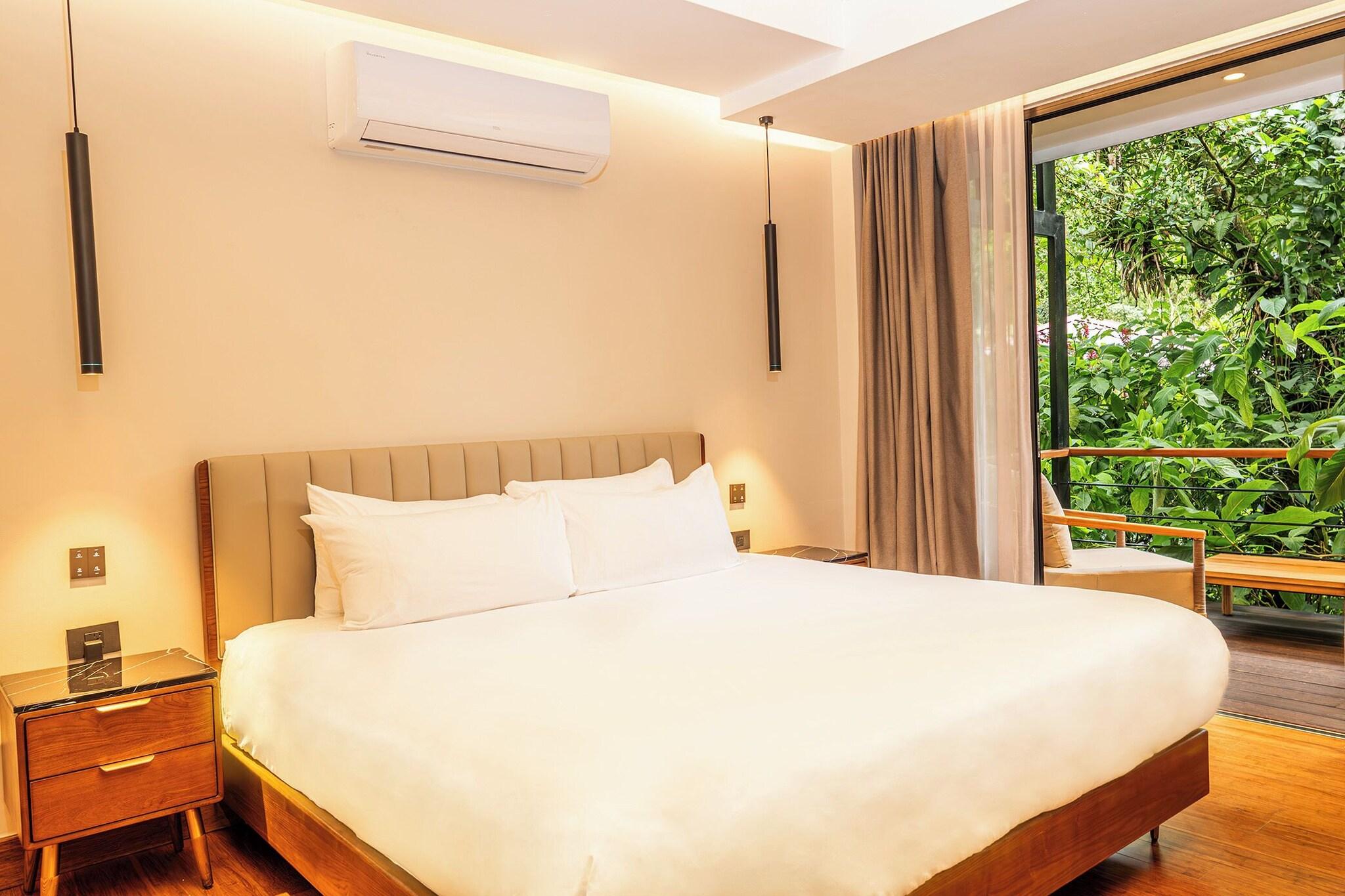 Double Deluxe King Bed