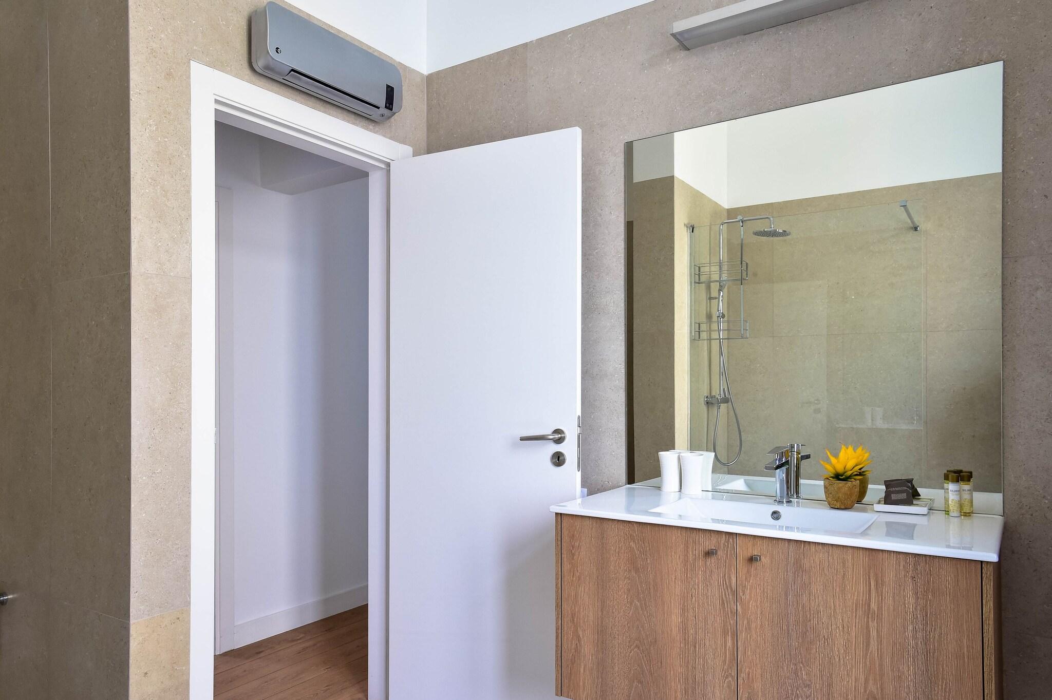 Suite Garden View King Bed