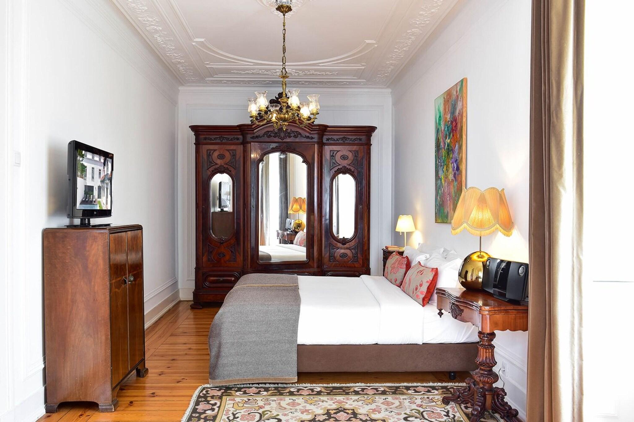 Double Garden View King Bed