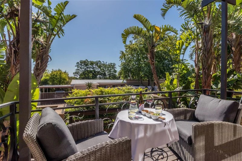 Suite with Balcony with Views