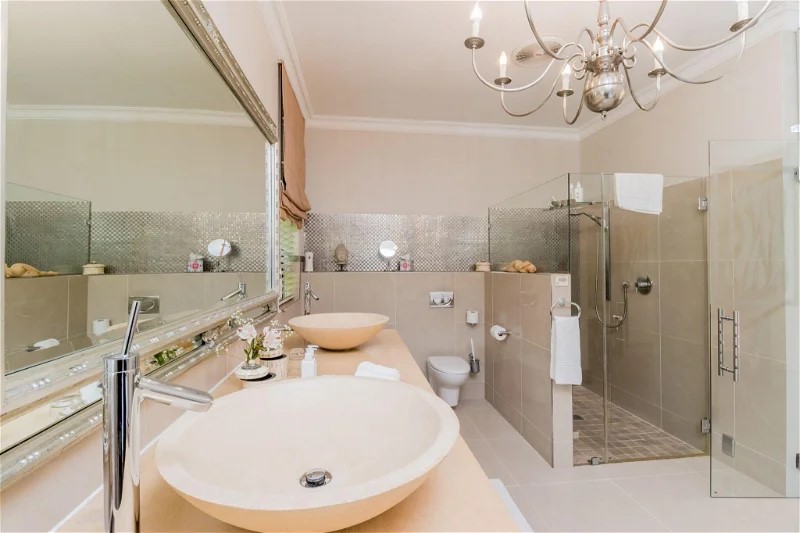 Suite with Balcony with Views