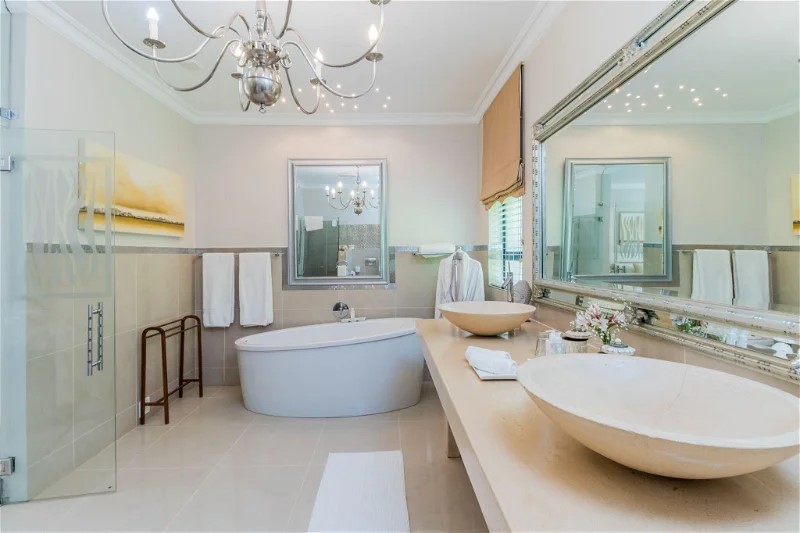 Suite with Balcony with Views