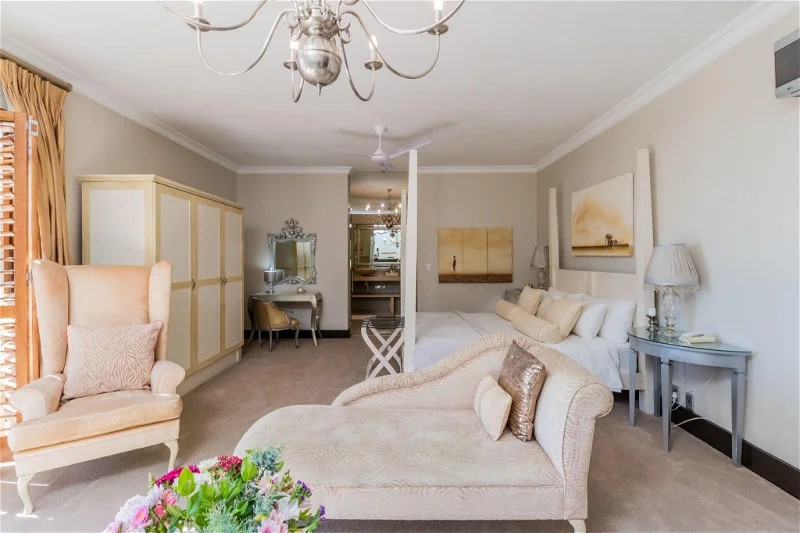 Suite with Balcony with Views