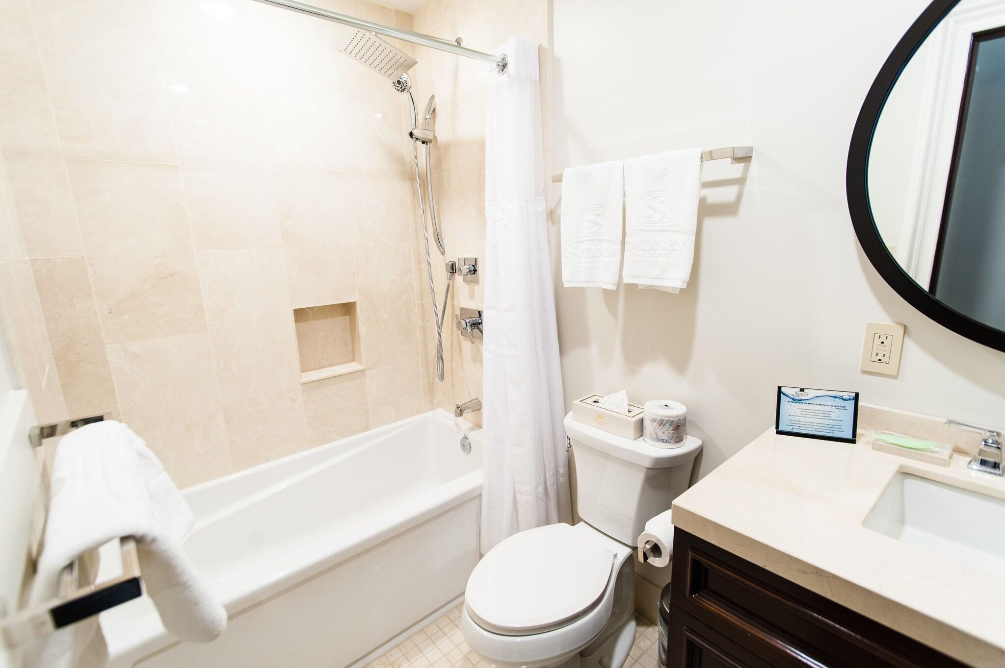 Quadruple King Bed Two Bedrooms