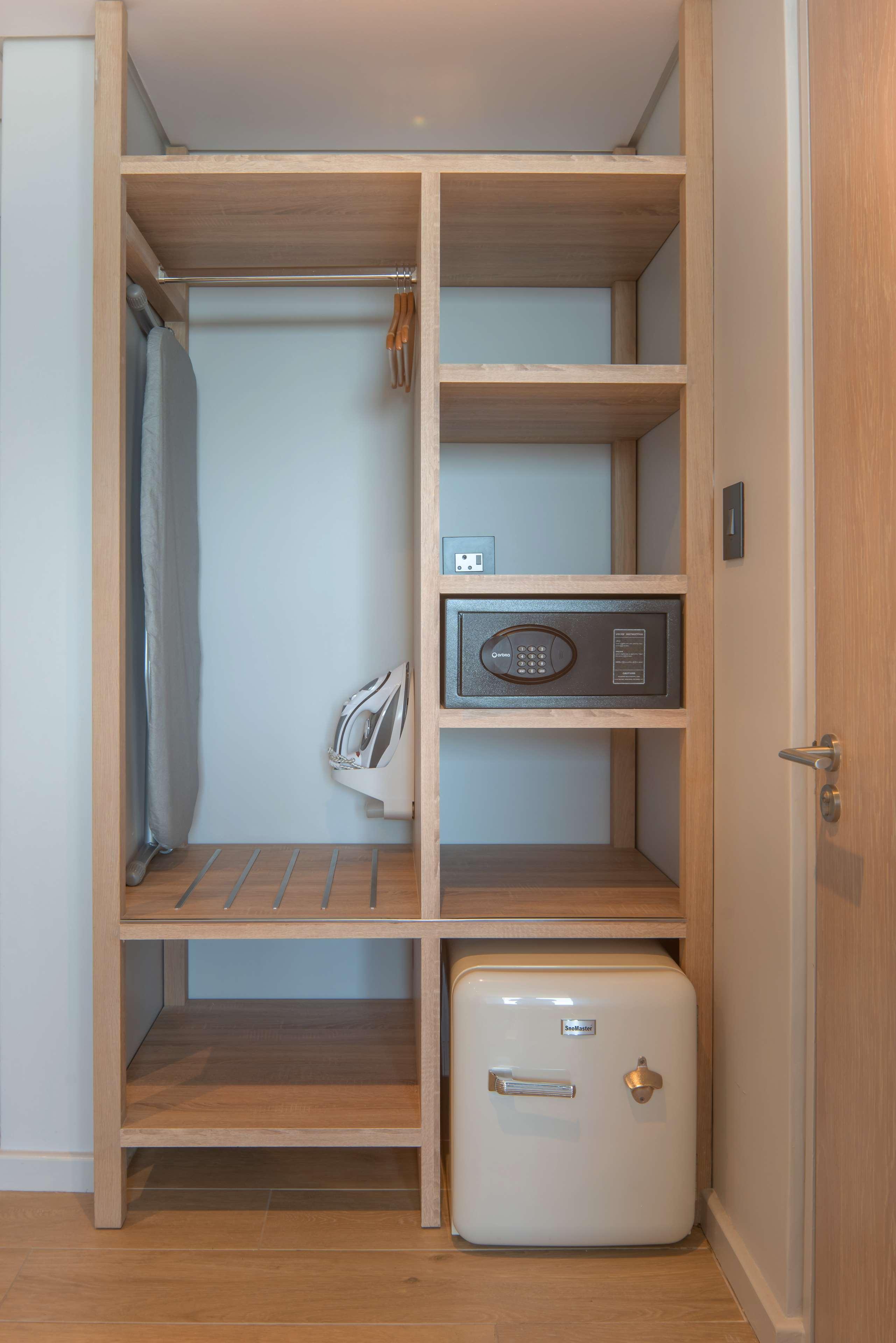 Suite Connecting Room