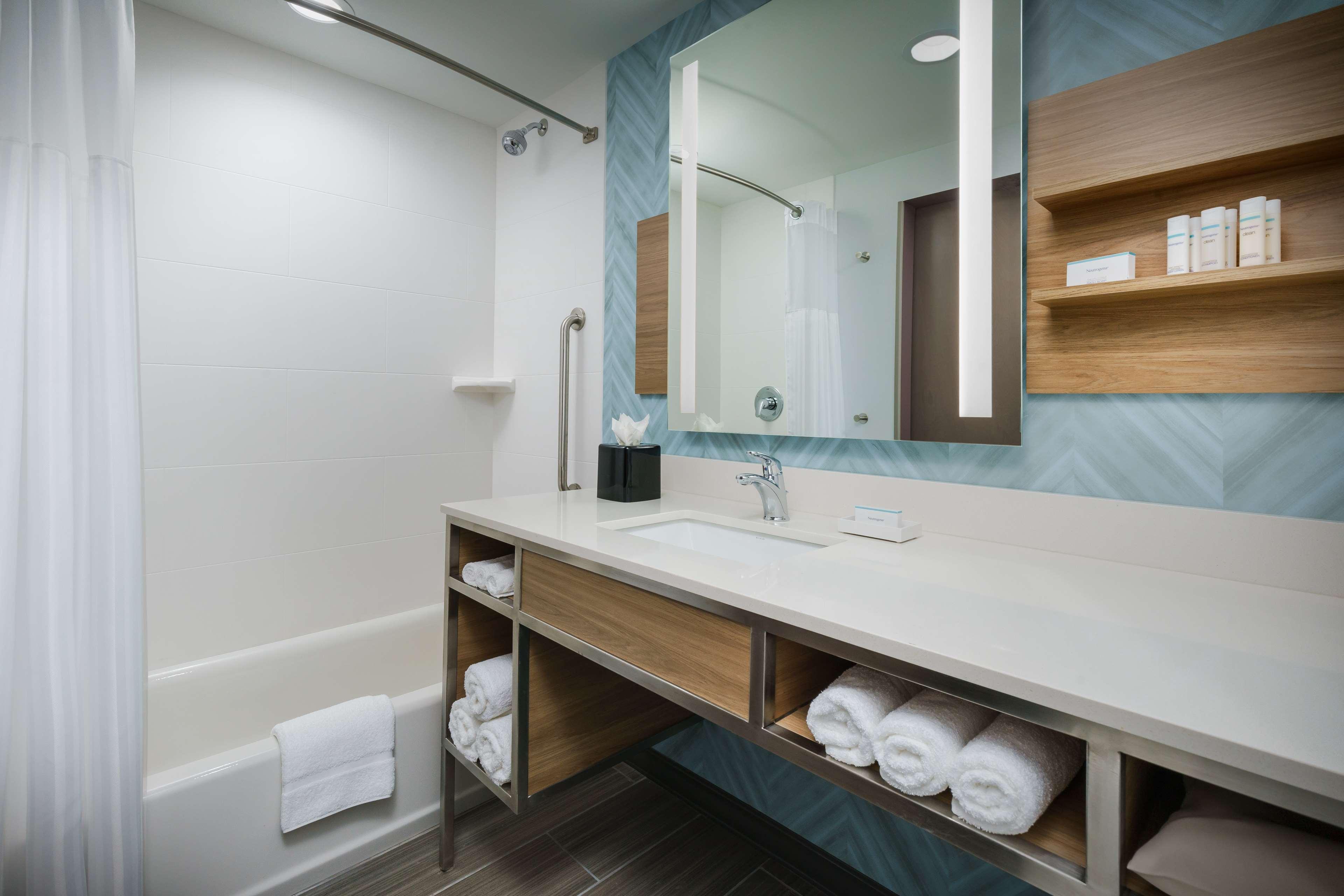 Twin Accessible-two Queen Beds