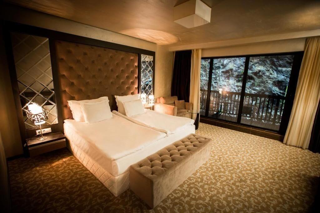 Double Deluxe King Bed