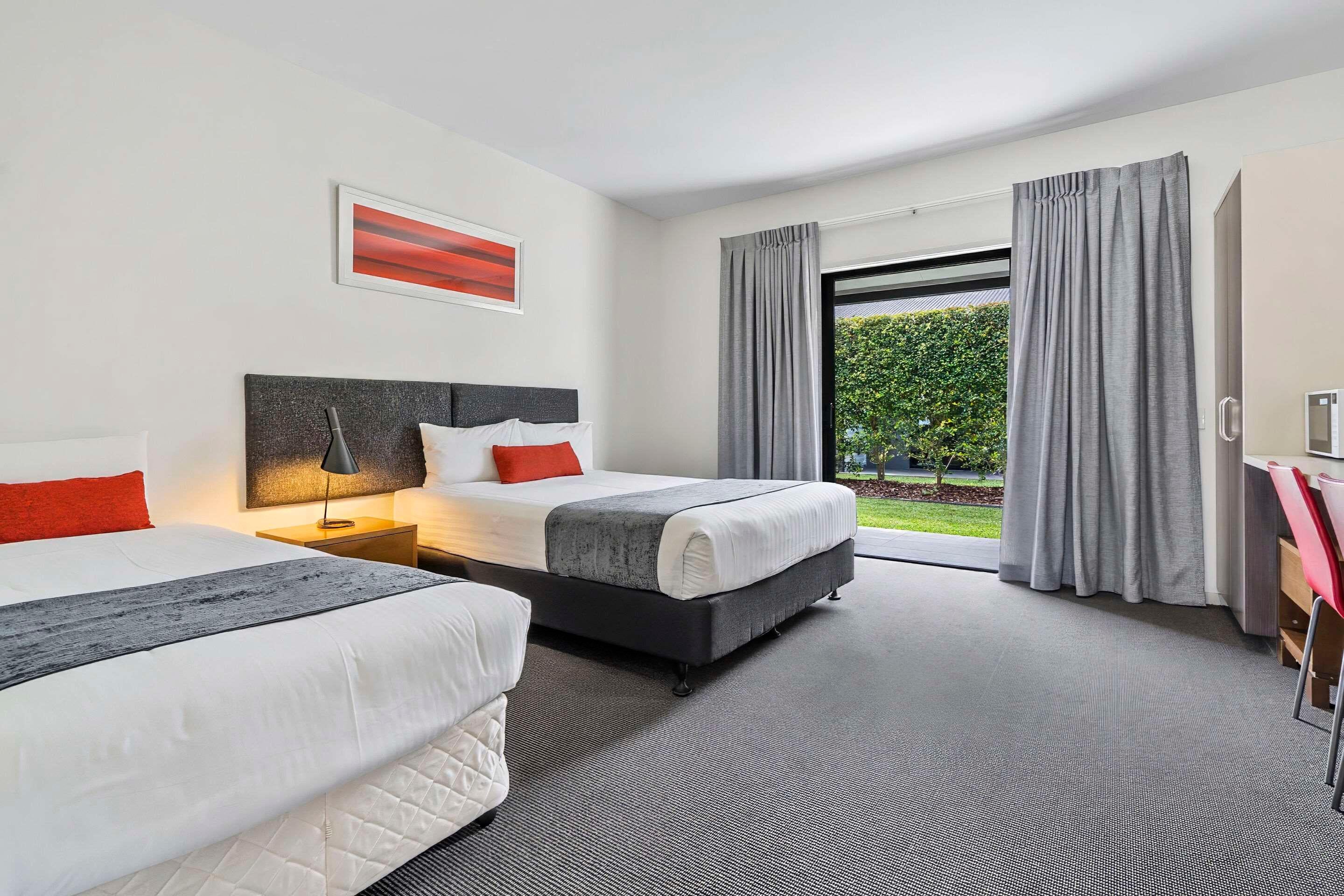 Quadruple Capacity 6