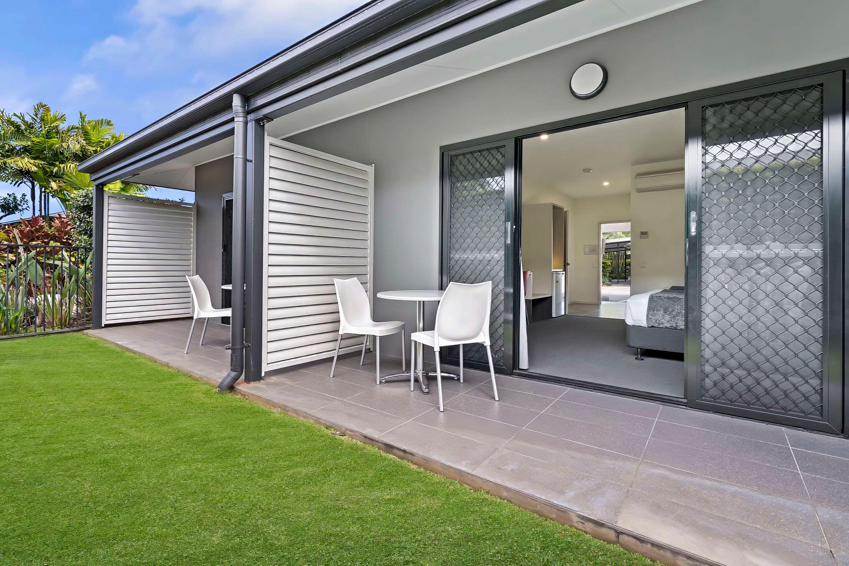 Quadruple Capacity 6