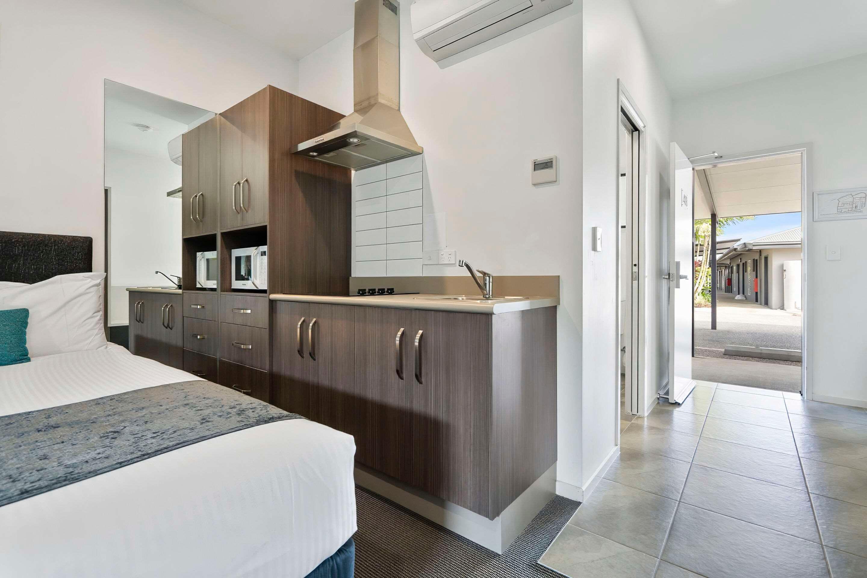 Quadruple Capacity 6