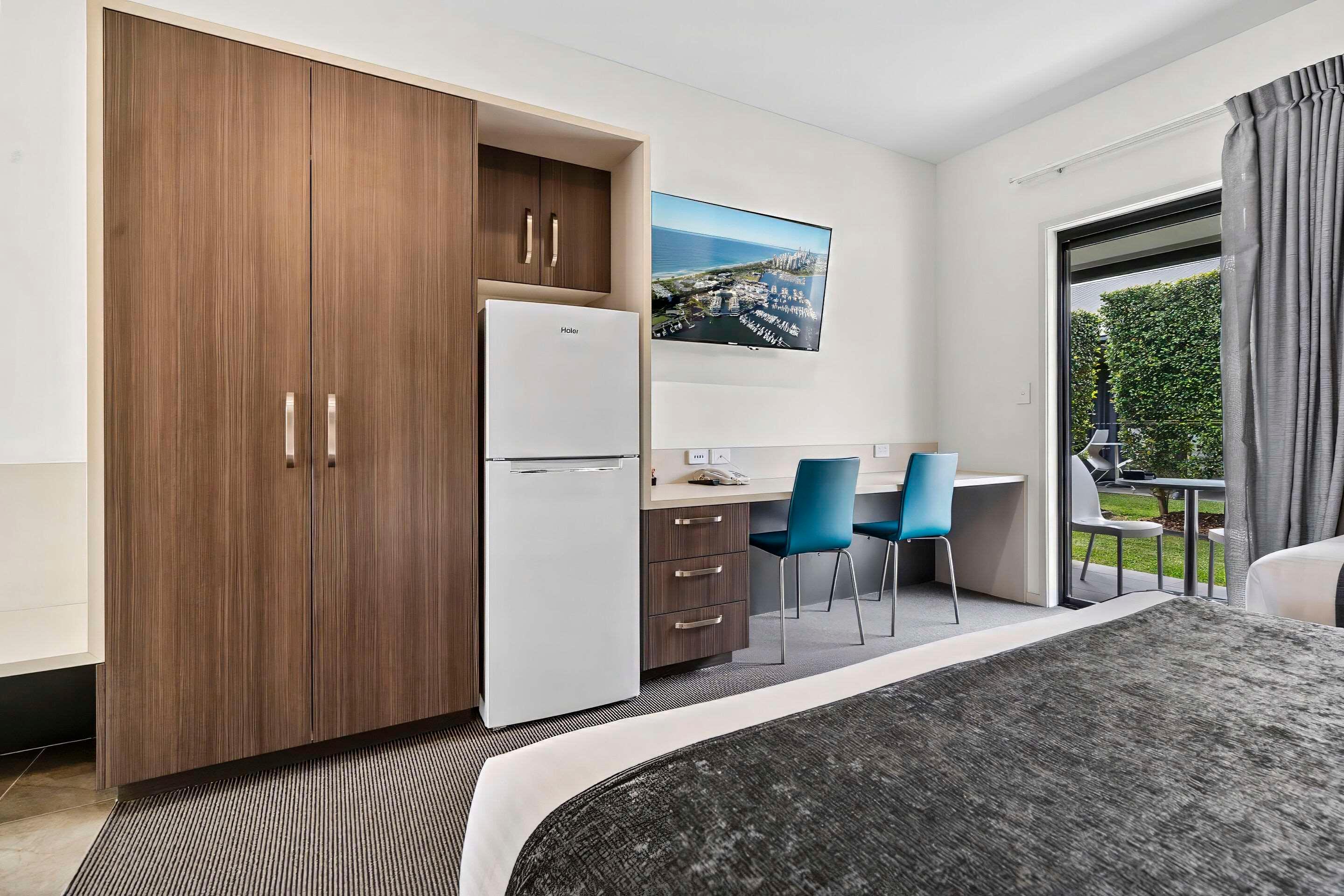 Quadruple Capacity 6