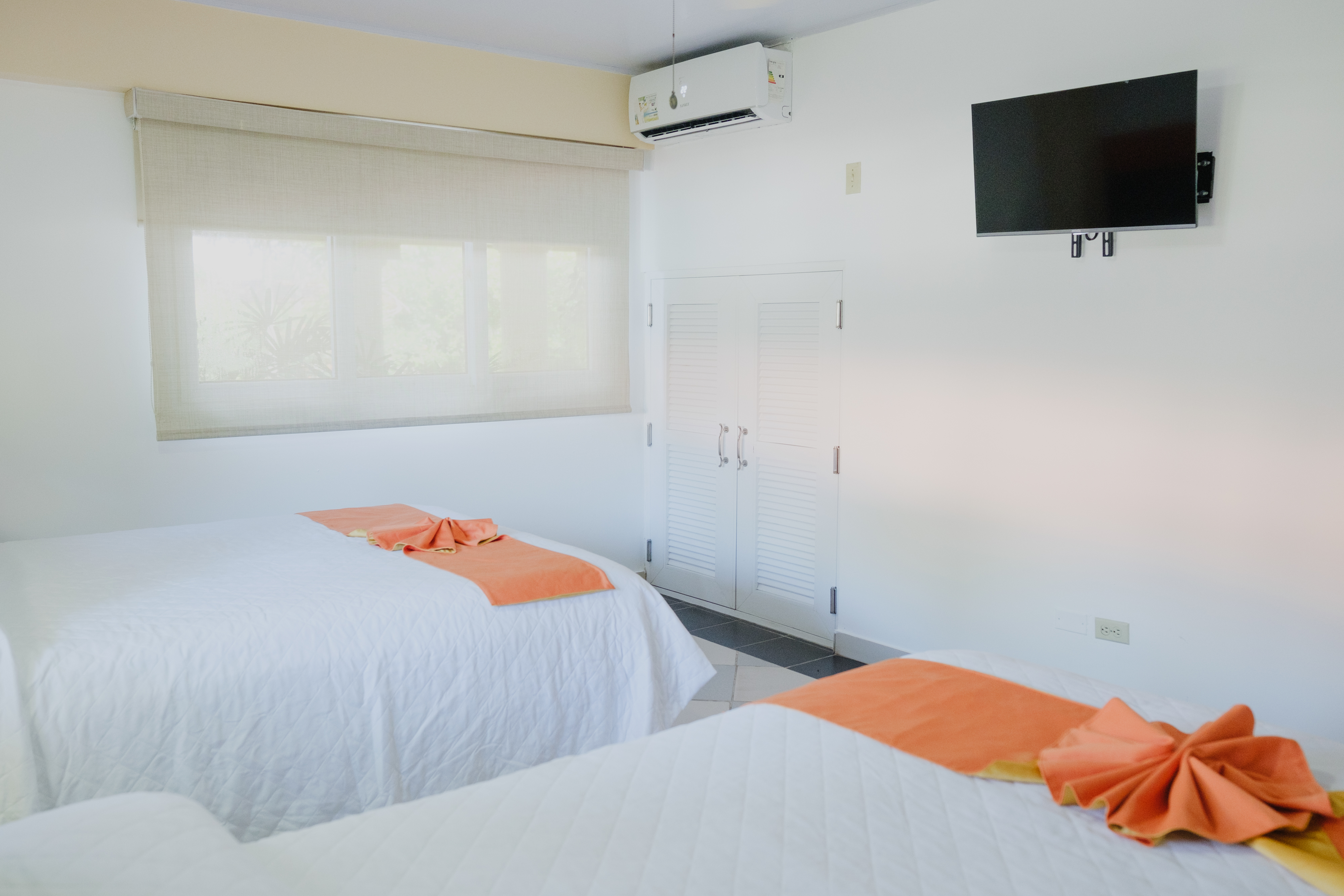 Junior Suite Deluxe Two Queen Beds