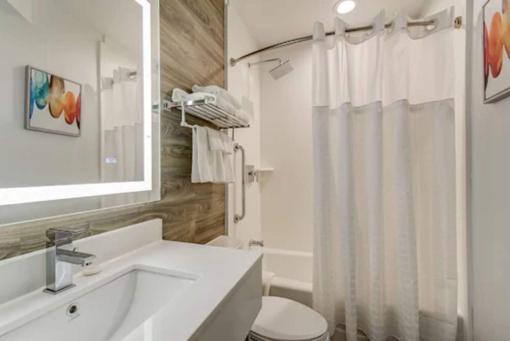 Studio Two Queen Beds