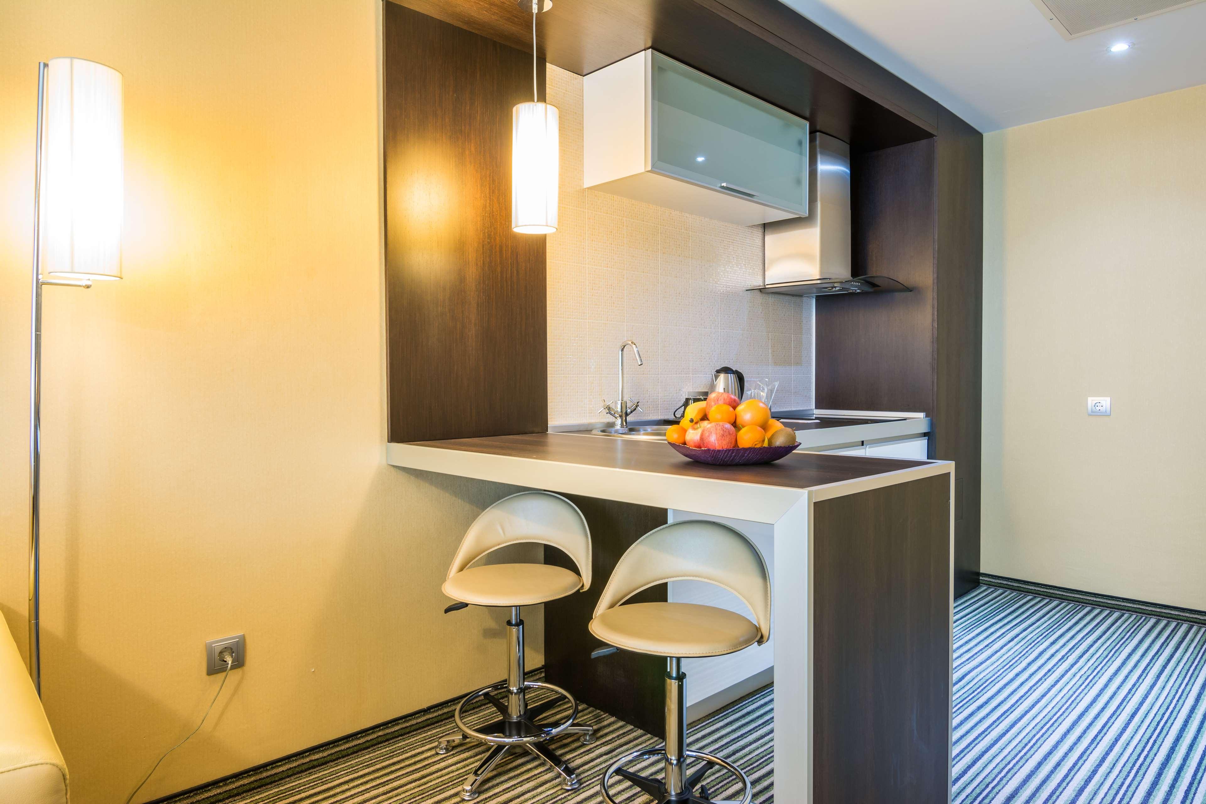 Family Room Capacity 5