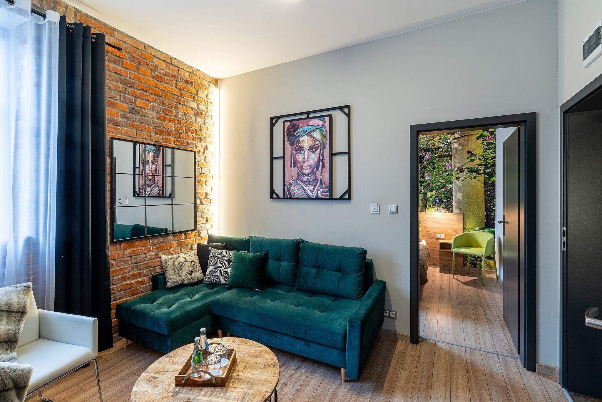 Suite Business Queen Bed