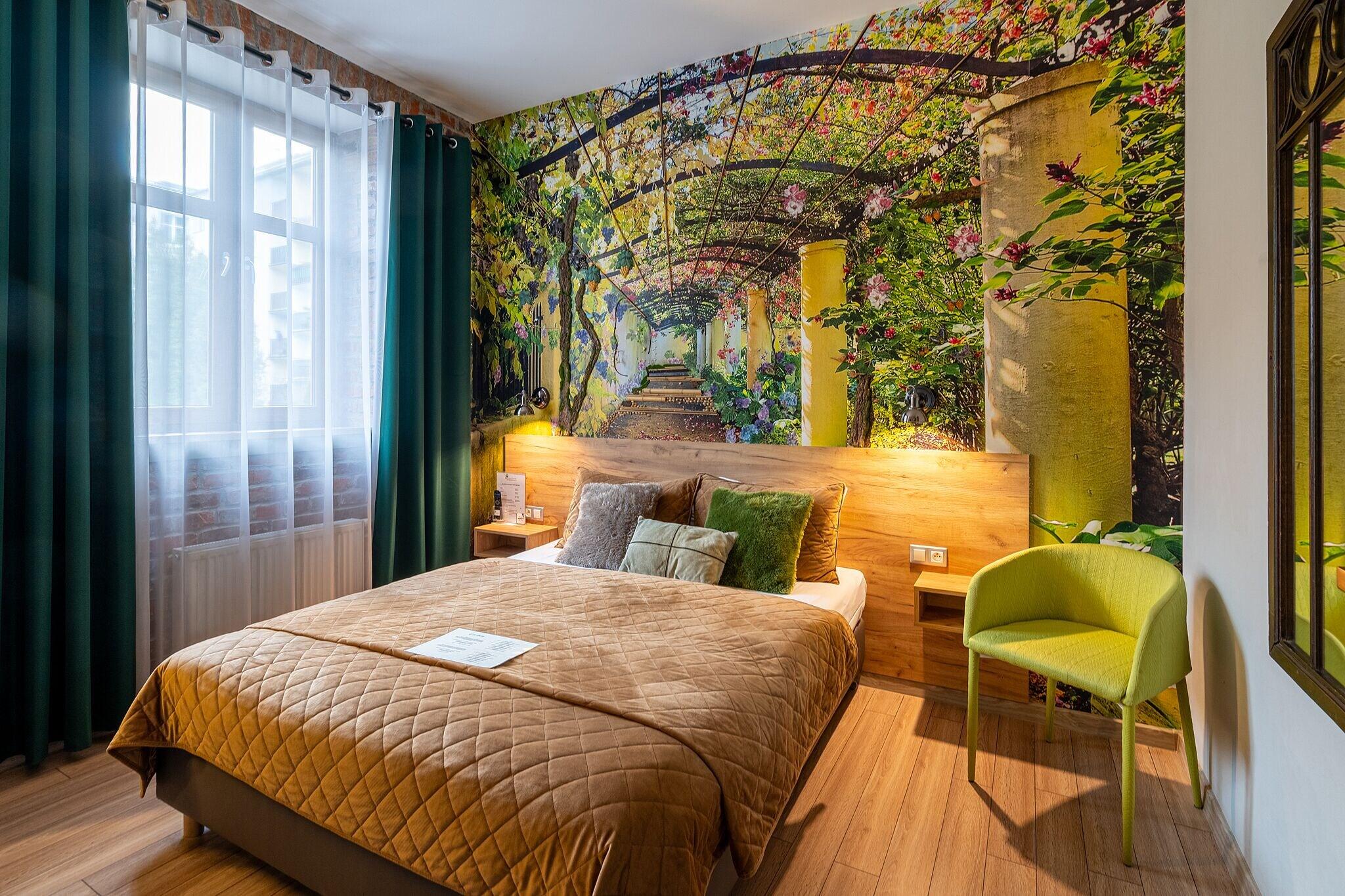 Suite Business Queen Bed