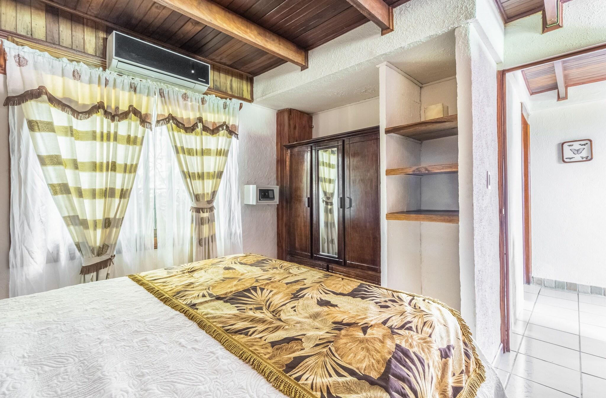 Suite Queen Size Bed