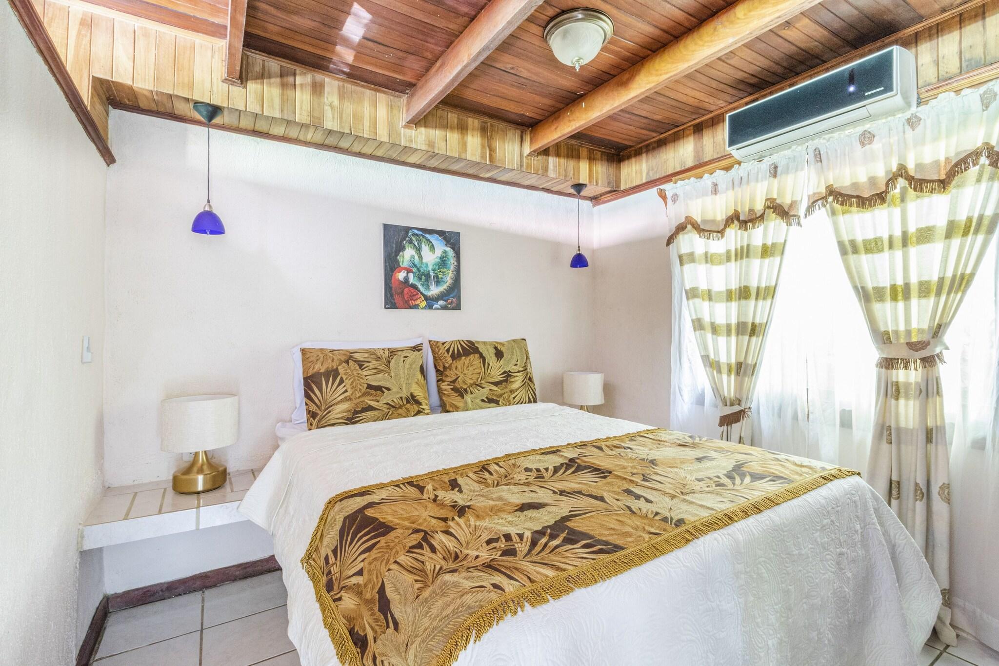 Suite Queen Size Bed