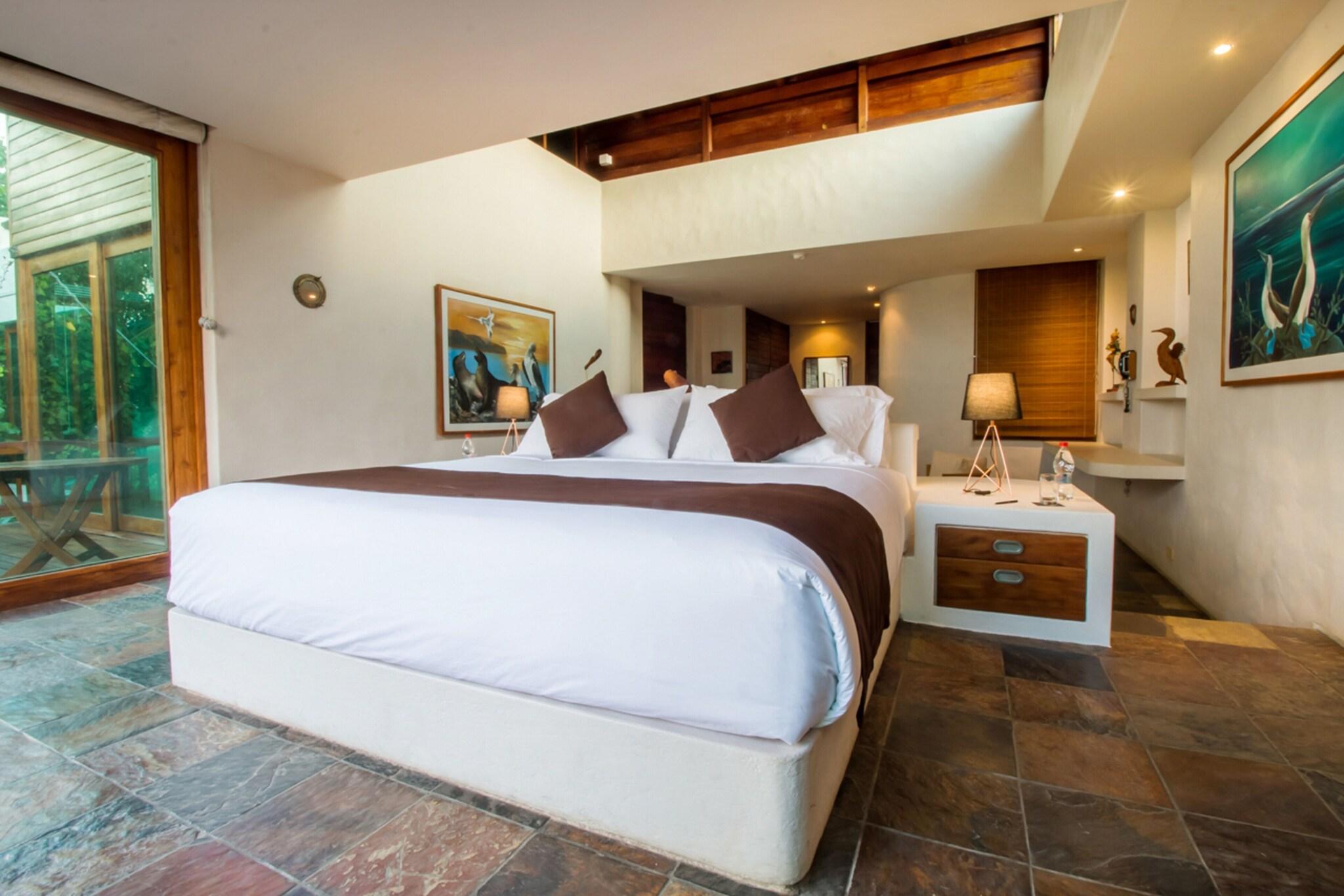 Suite Ocean View King Bed