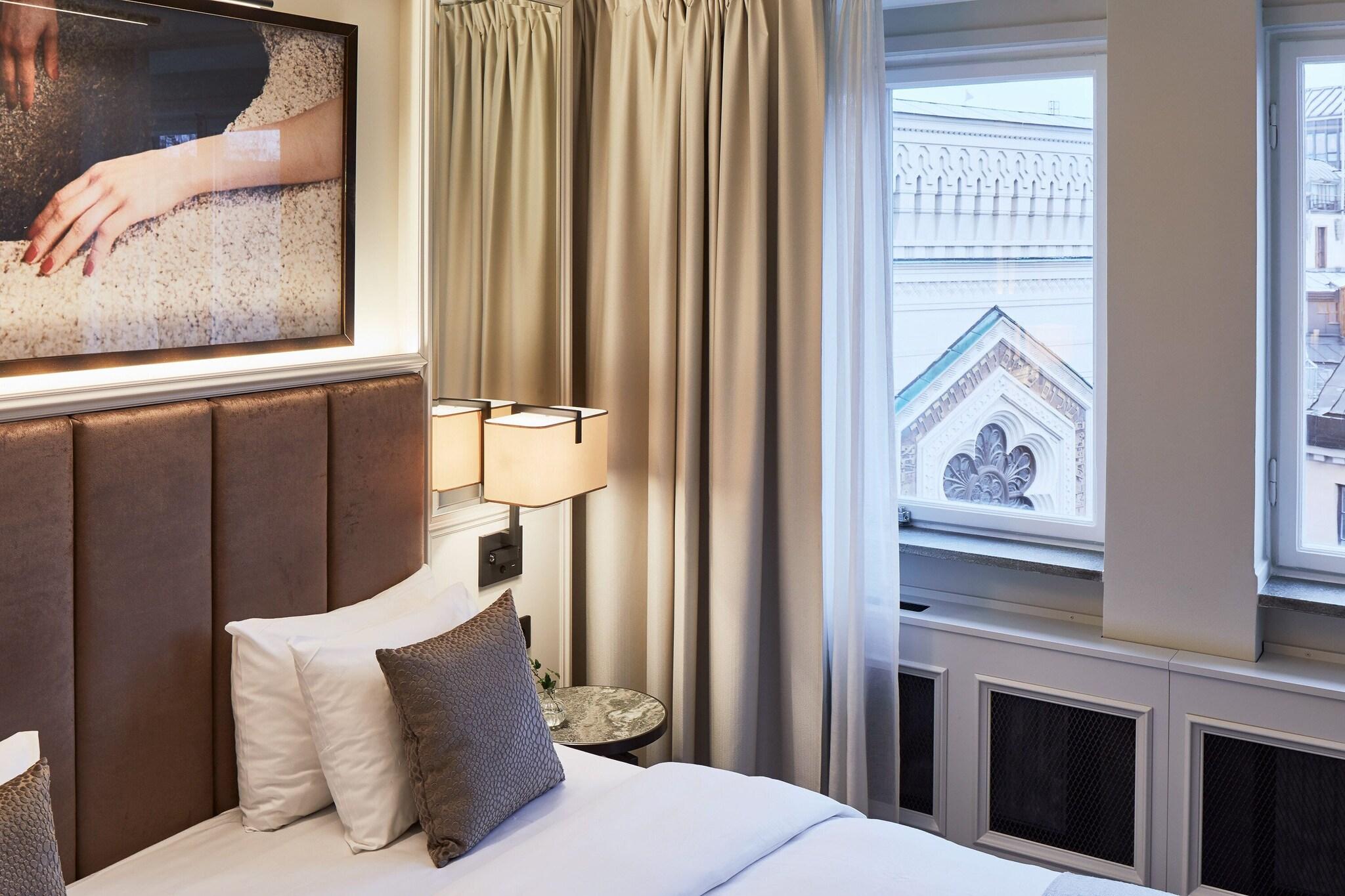 Double Deluxe King Bed