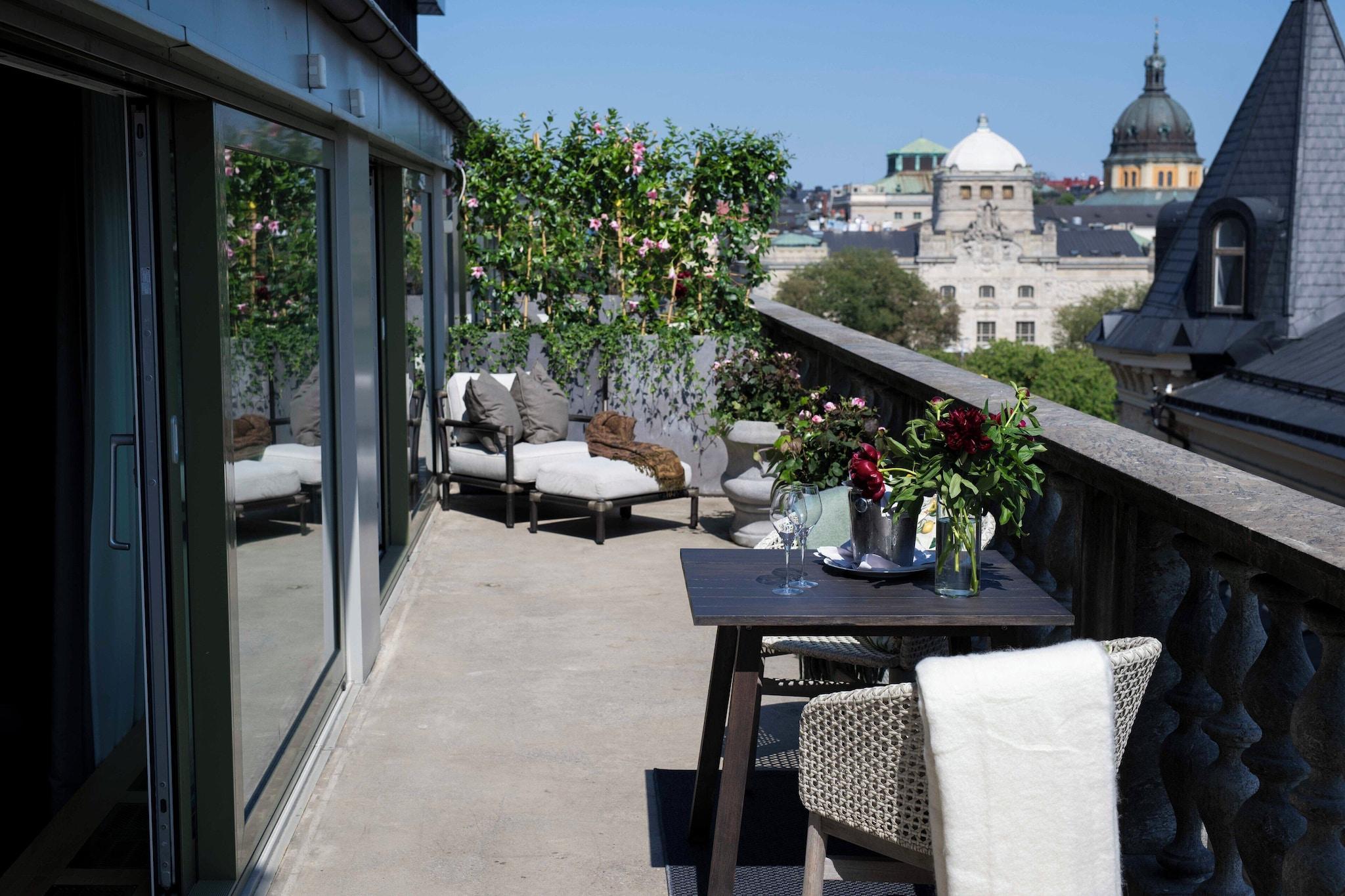 Double Executive King Bed