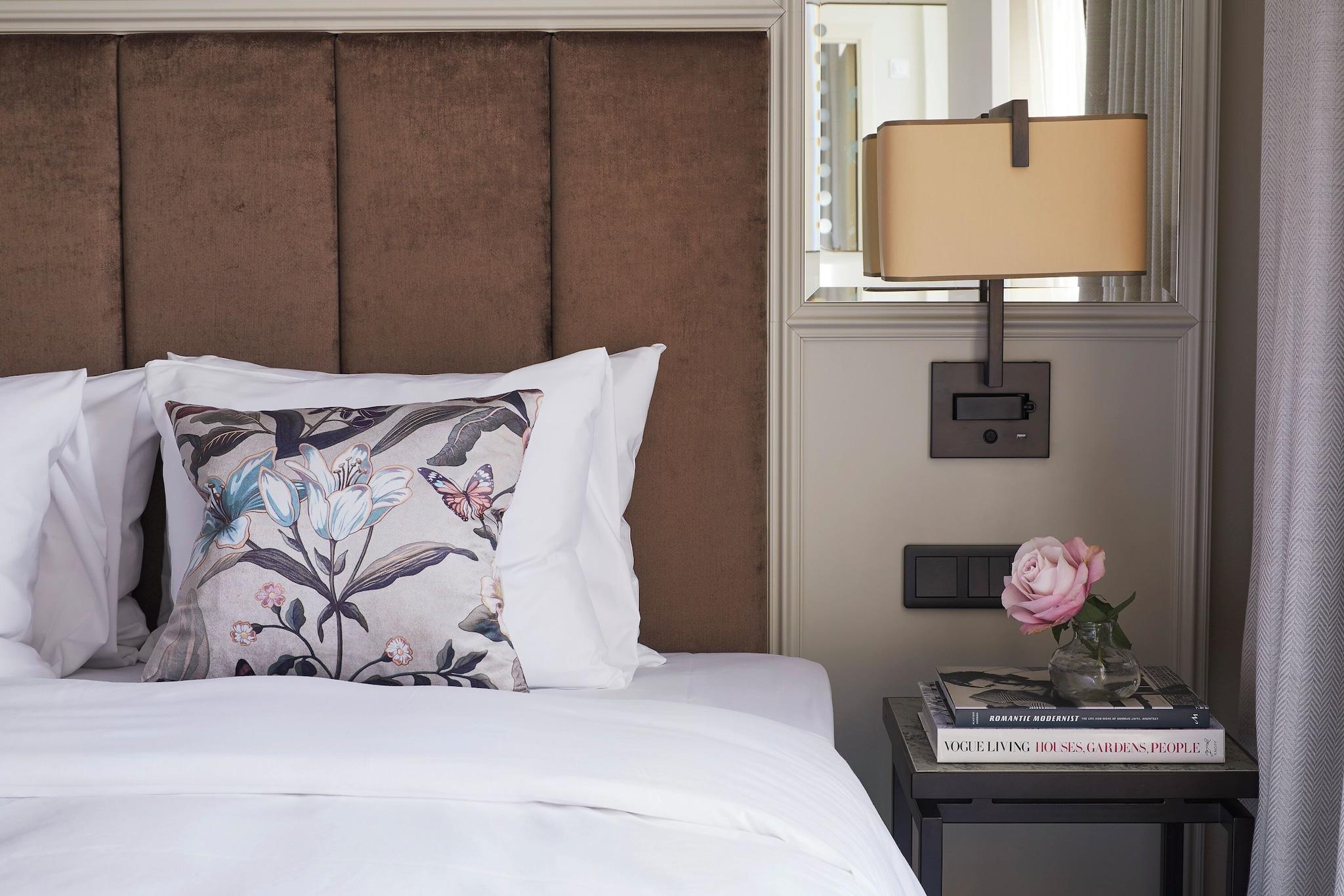 Double Queen Size Bed