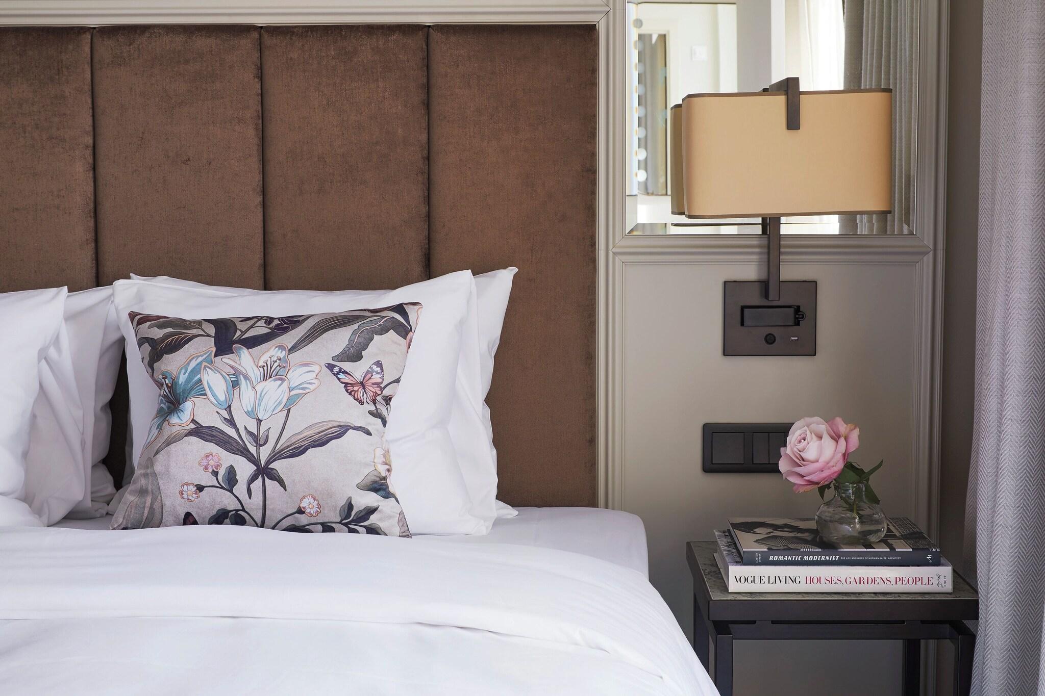 Double Queen Size Bed