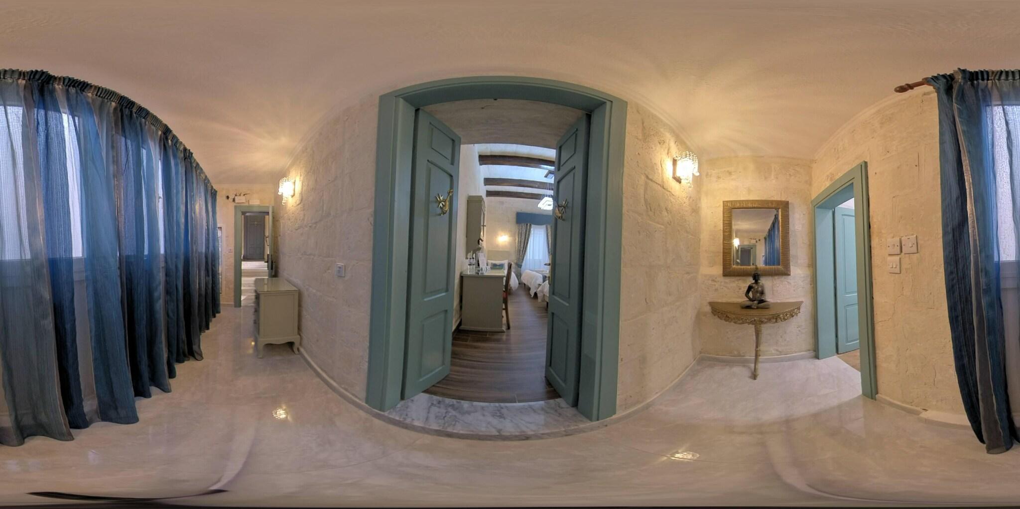 Family Room Queen Size Bed