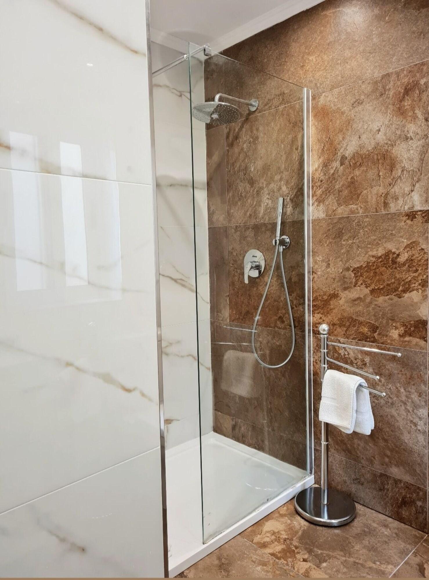 Family Room Queen Size Bed