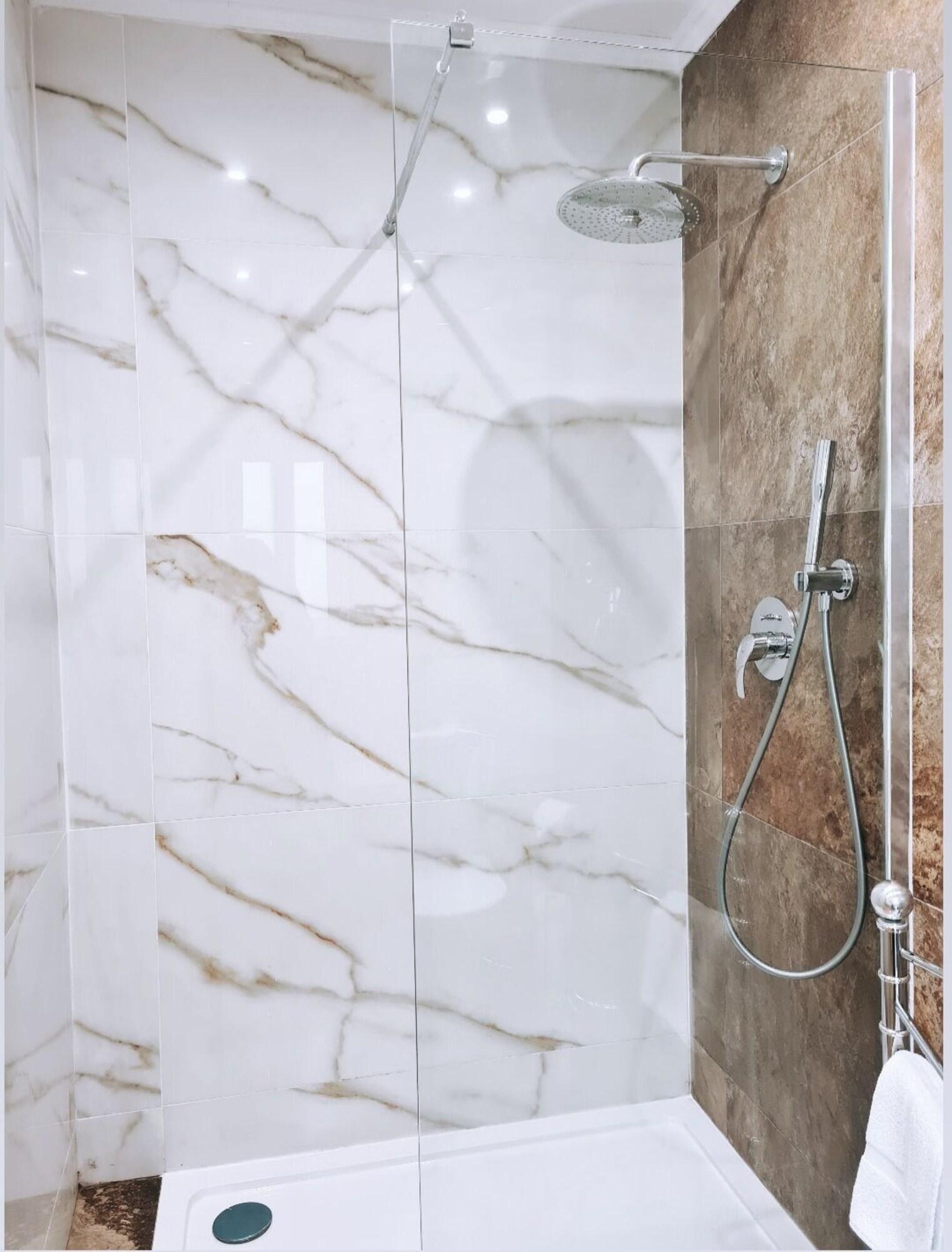 Family Room Queen Size Bed