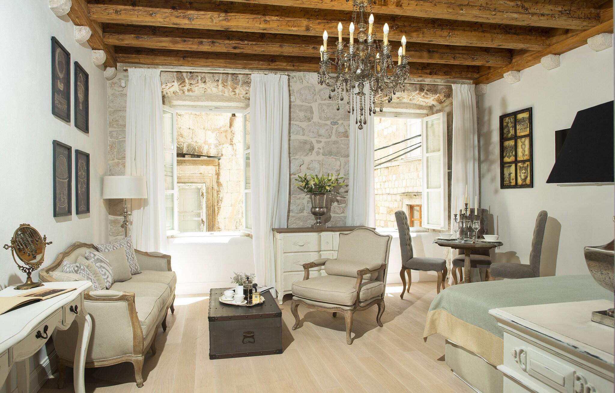 Suite Deluxe King Bed