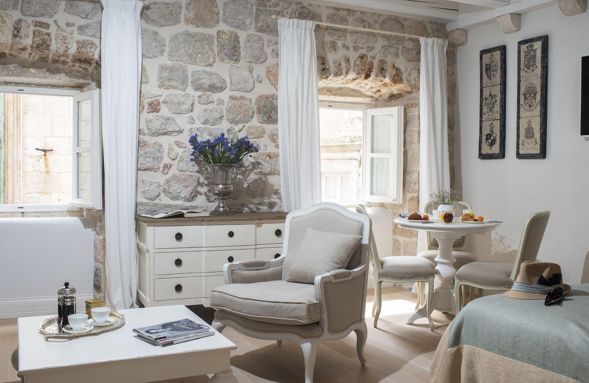 Suite Deluxe King Bed