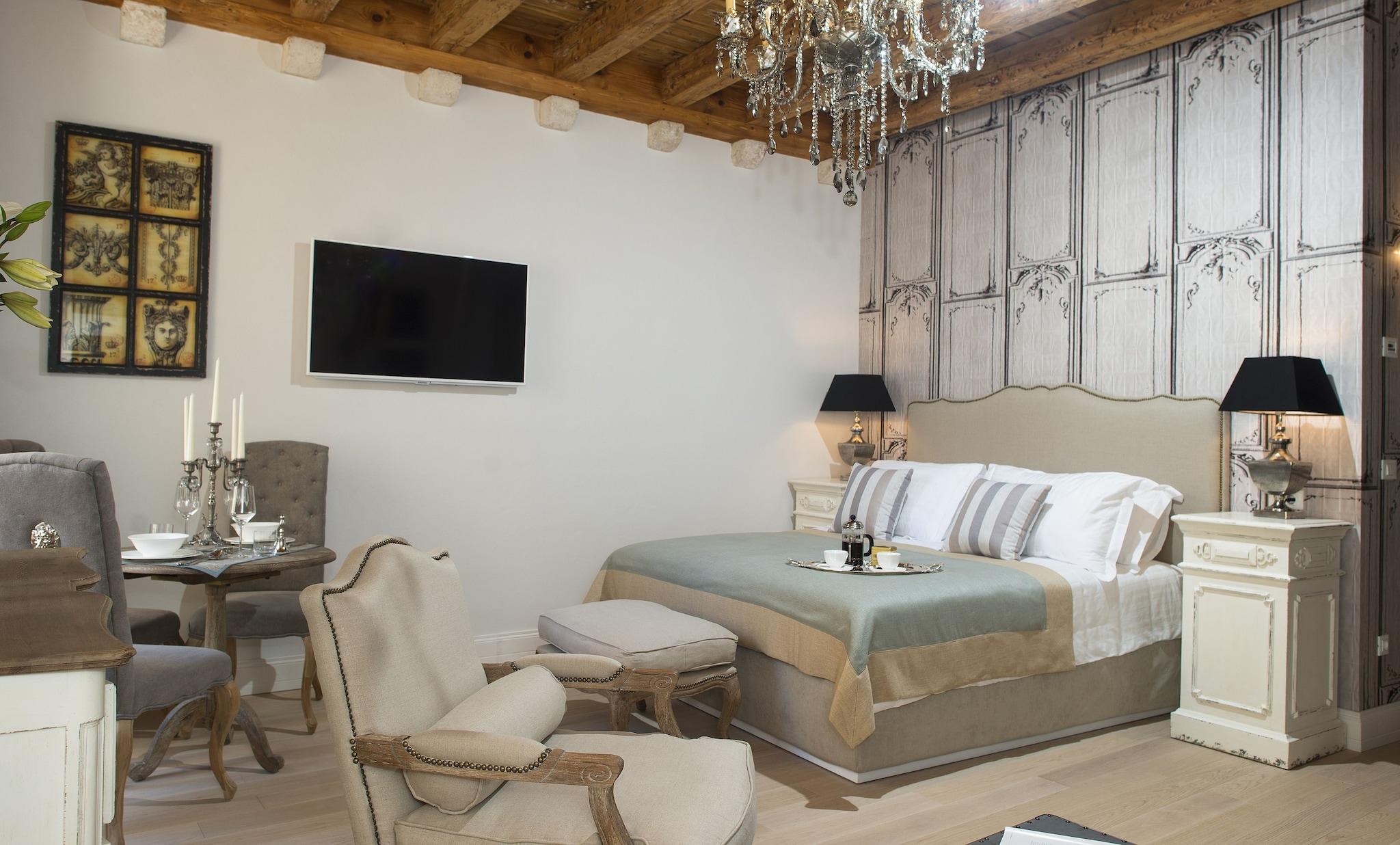 Suite Deluxe King Bed