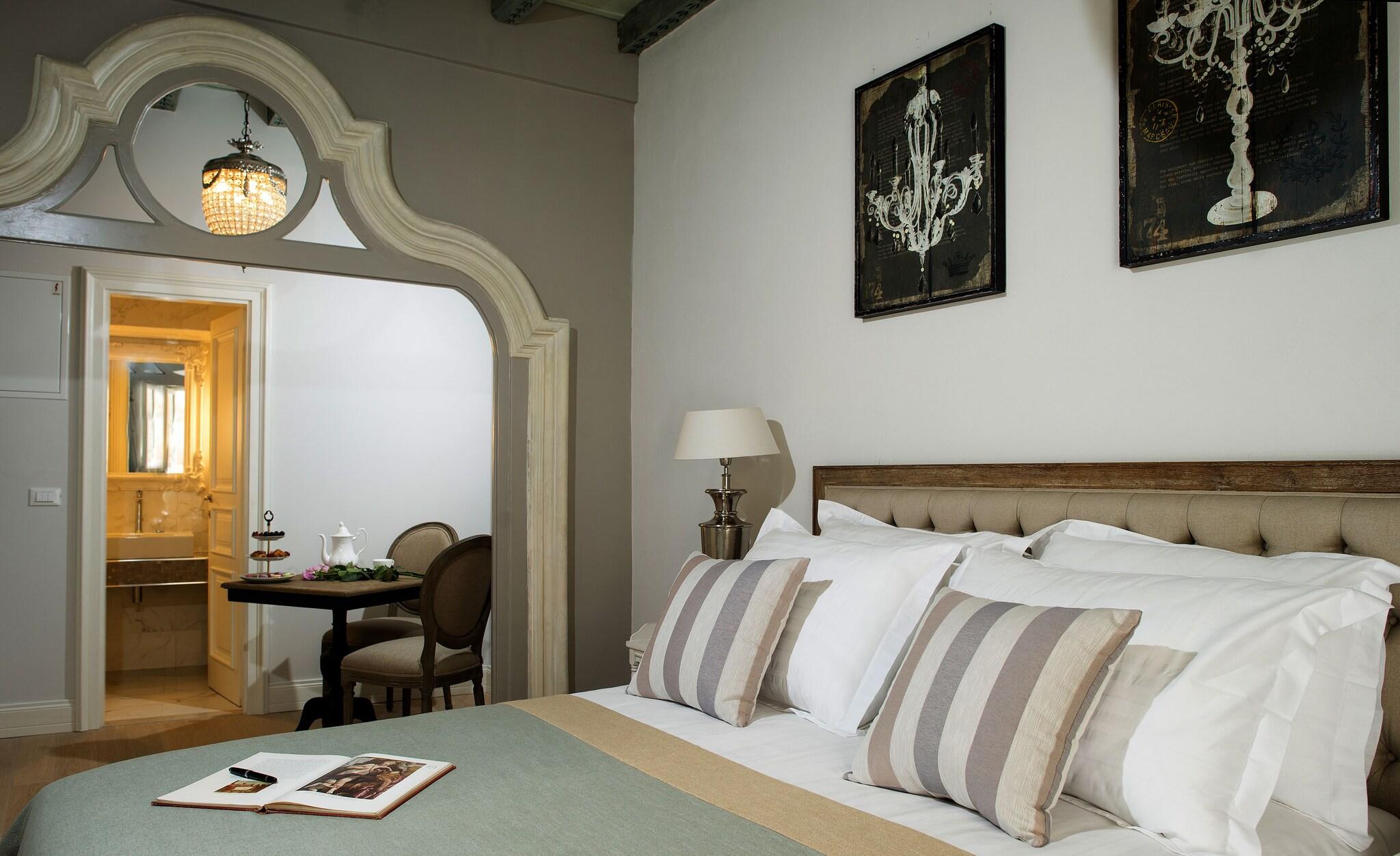 Suite Deluxe Queen Bed