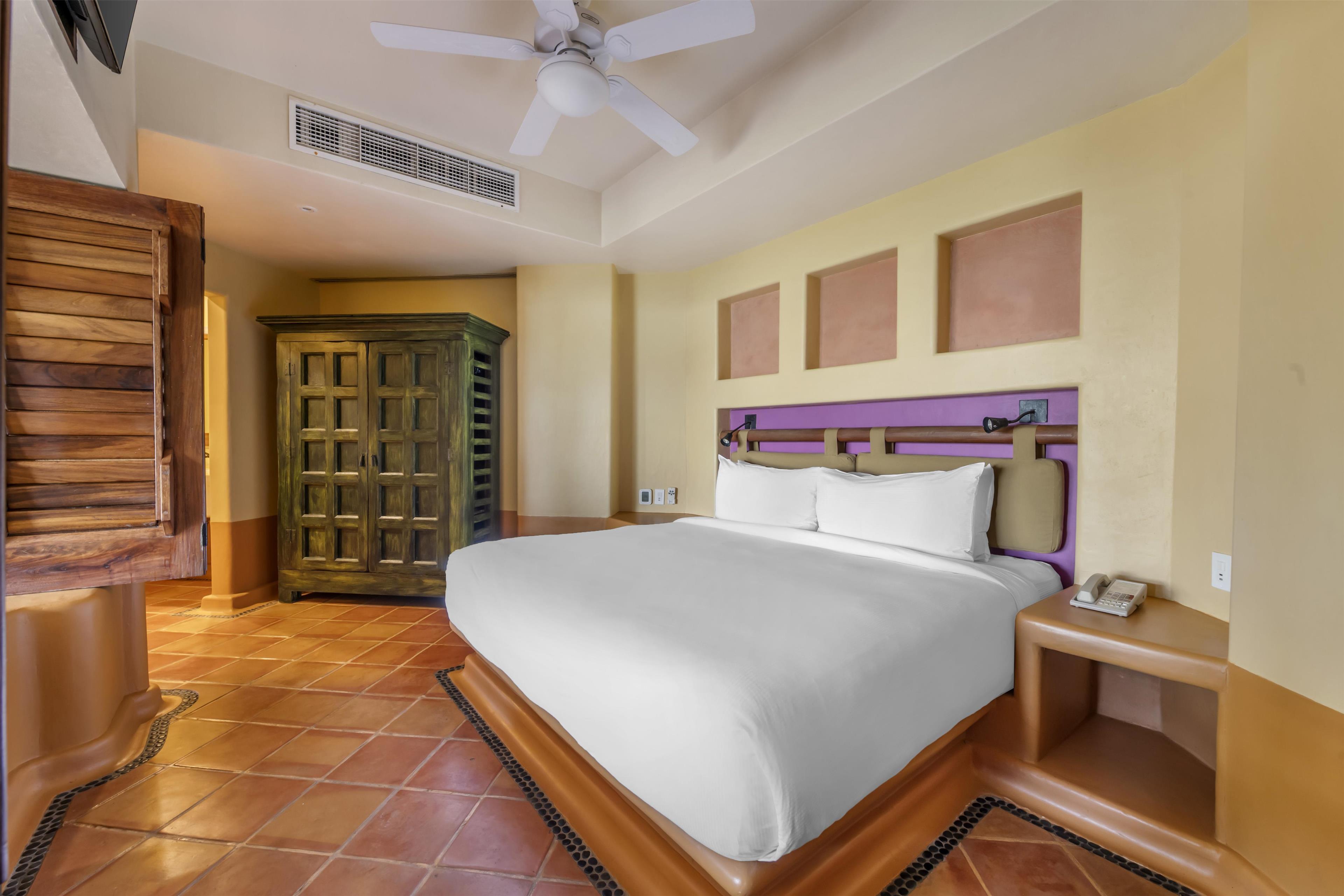 Room King Bed One Bedroom 