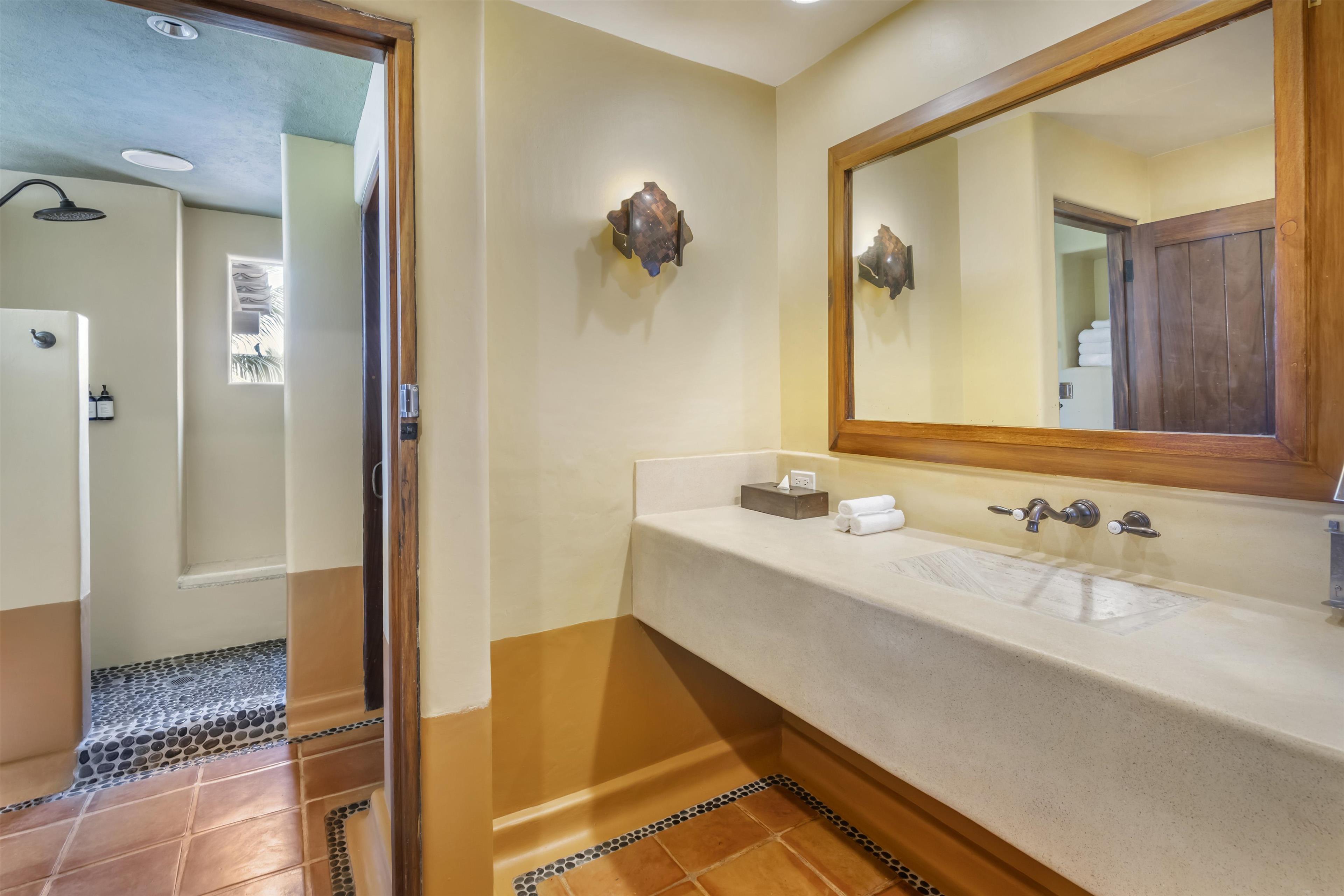 Room King Bed One Bedroom 